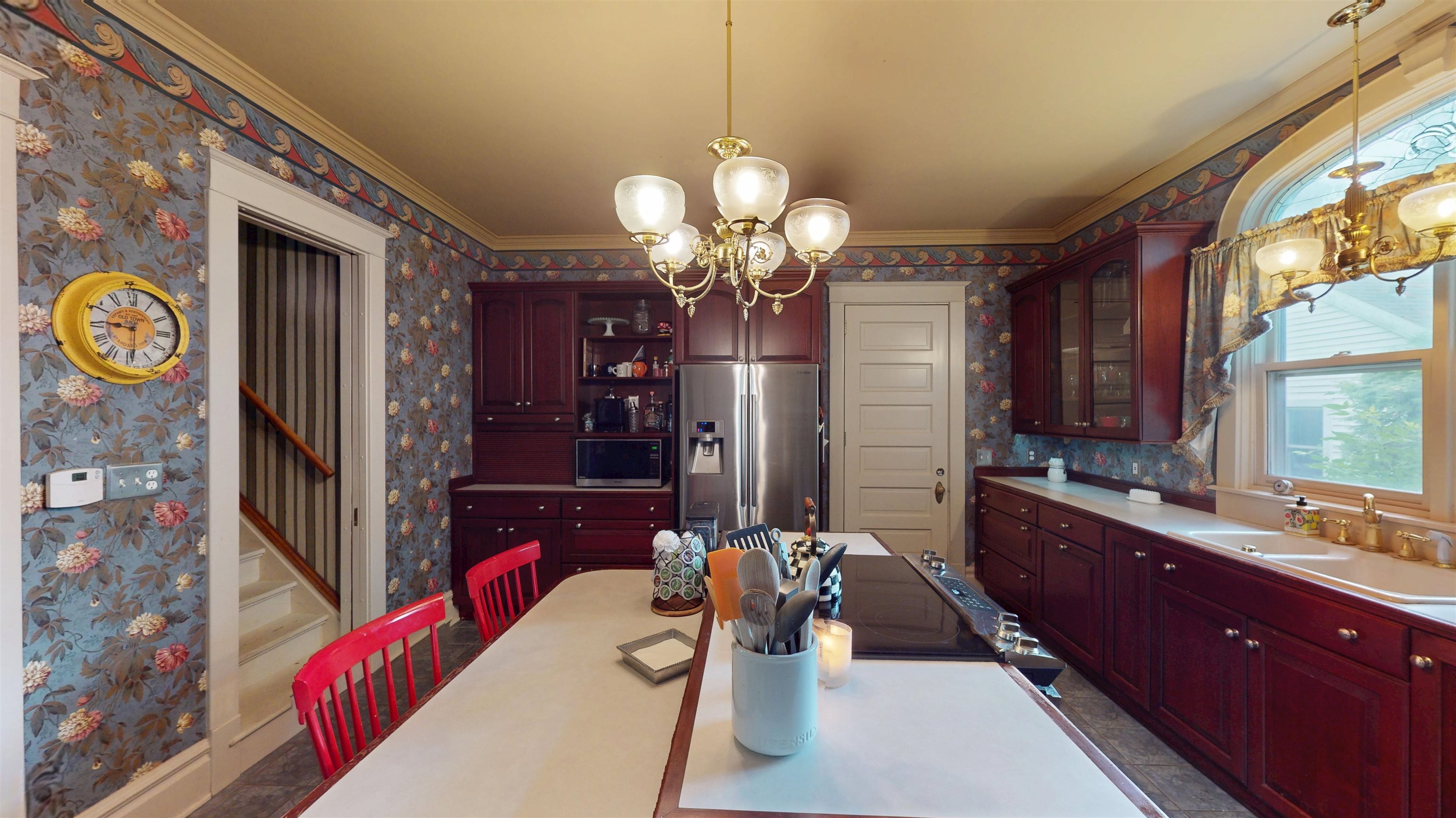 300 S VINE AVENUE, Marshfield, Wisconsin 54449, 5 Bedrooms Bedrooms, ,1 BathroomBathrooms,Residential,For Sale,300 S VINE AVENUE,22502286