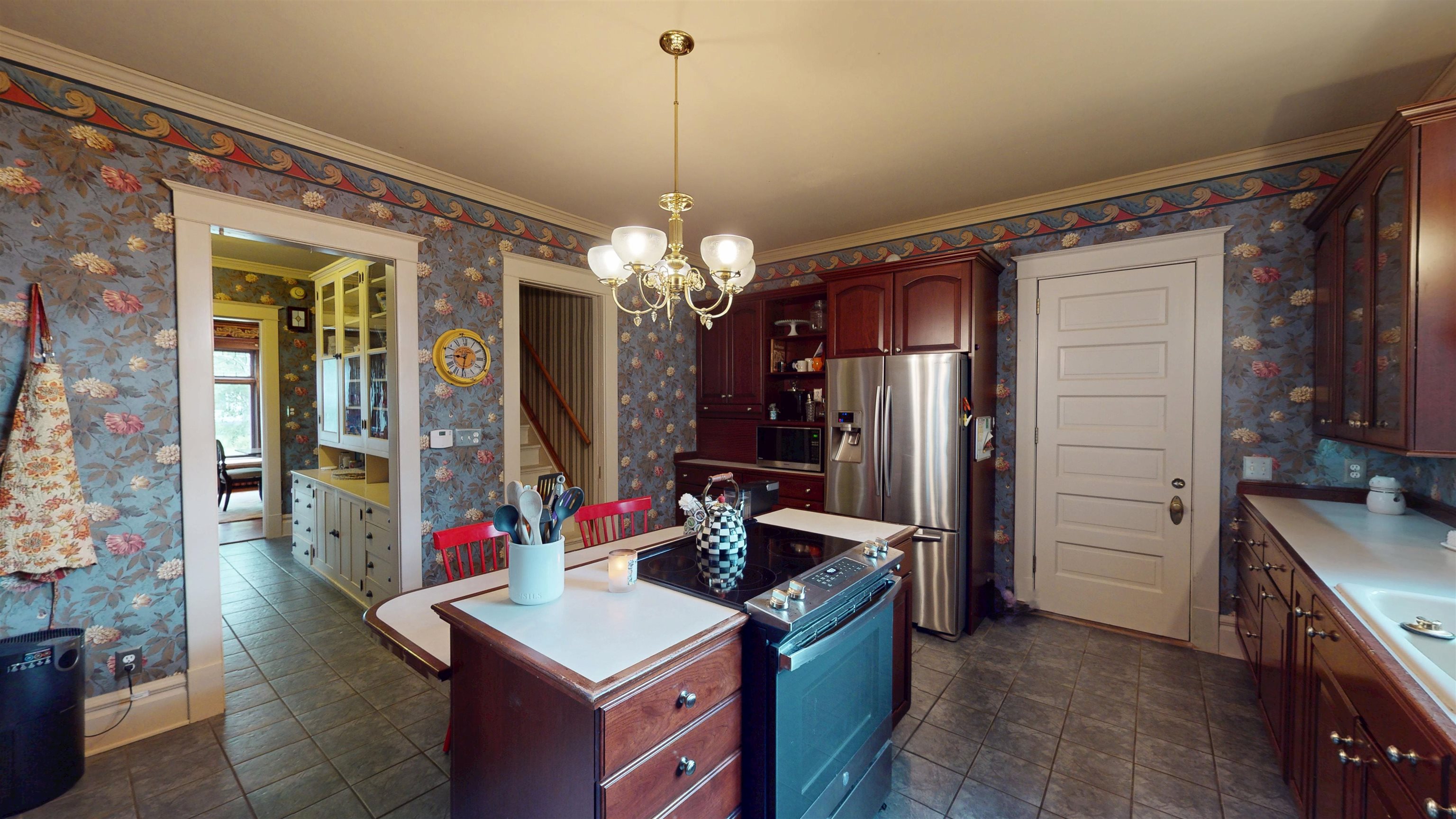 300 S VINE AVENUE, Marshfield, Wisconsin 54449, 5 Bedrooms Bedrooms, ,1 BathroomBathrooms,Residential,For Sale,300 S VINE AVENUE,22502286