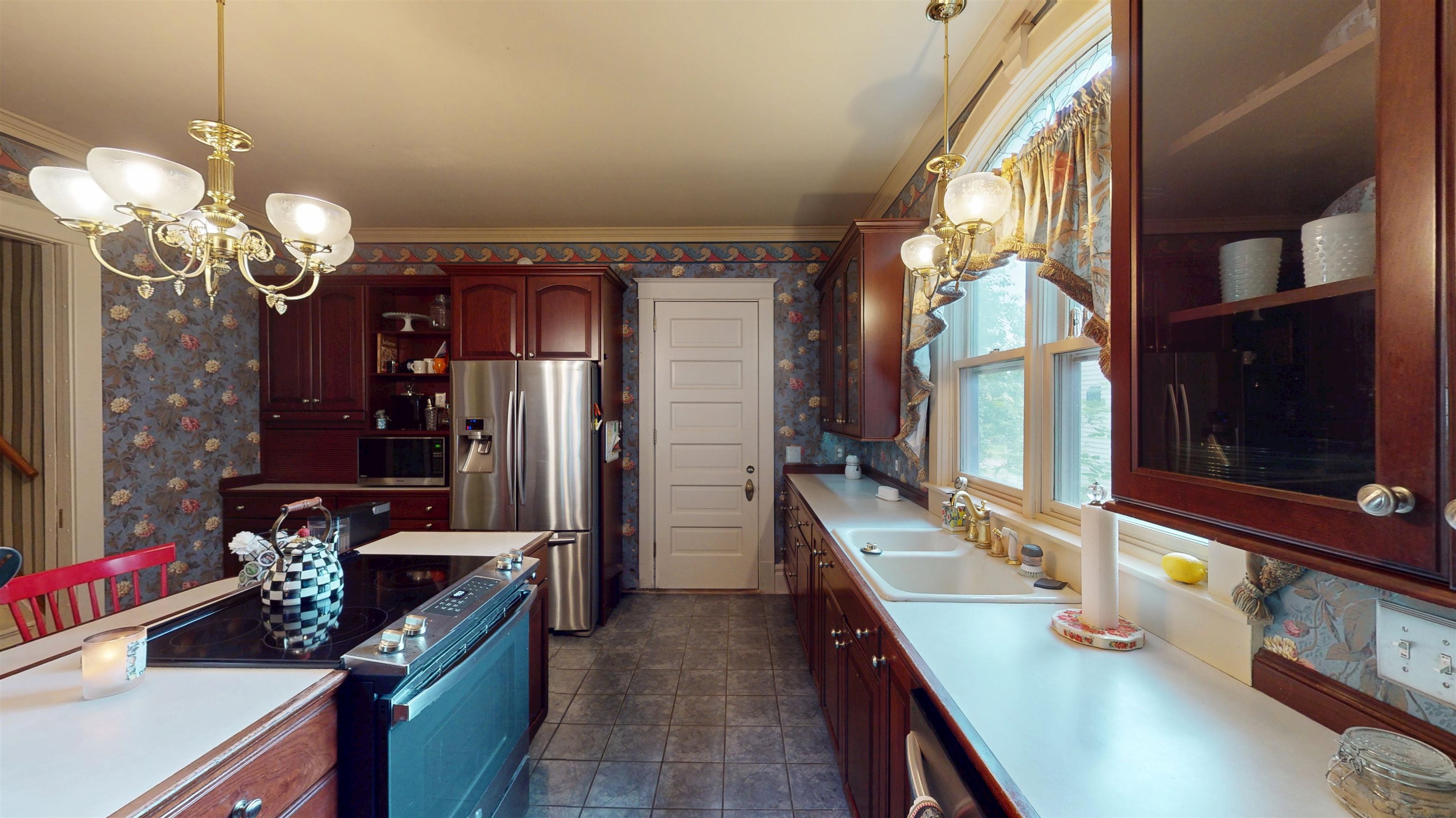 300 S VINE AVENUE, Marshfield, Wisconsin 54449, 5 Bedrooms Bedrooms, ,1 BathroomBathrooms,Residential,For Sale,300 S VINE AVENUE,22502286