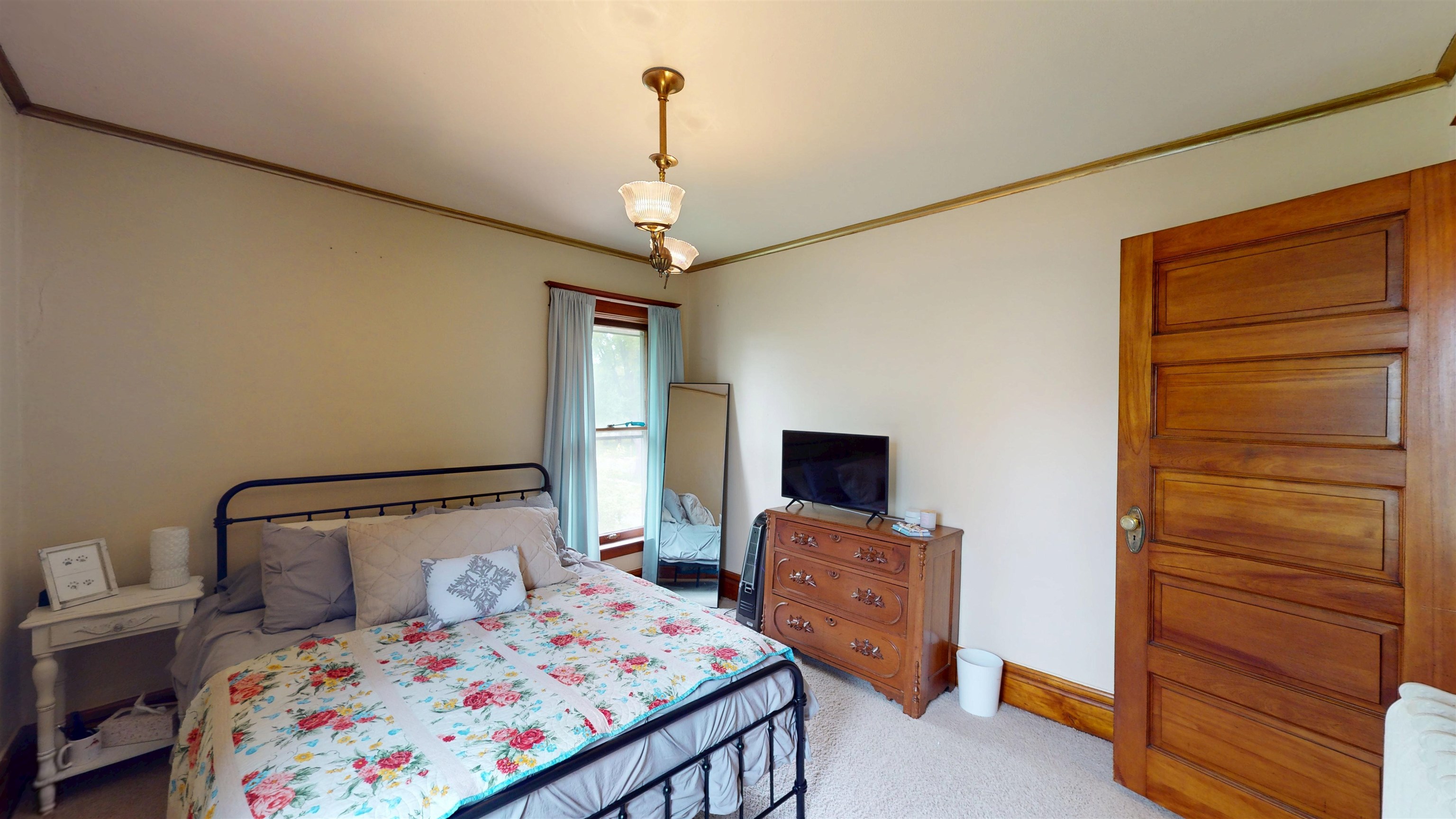 300 S VINE AVENUE, Marshfield, Wisconsin 54449, 5 Bedrooms Bedrooms, ,1 BathroomBathrooms,Residential,For Sale,300 S VINE AVENUE,22502286