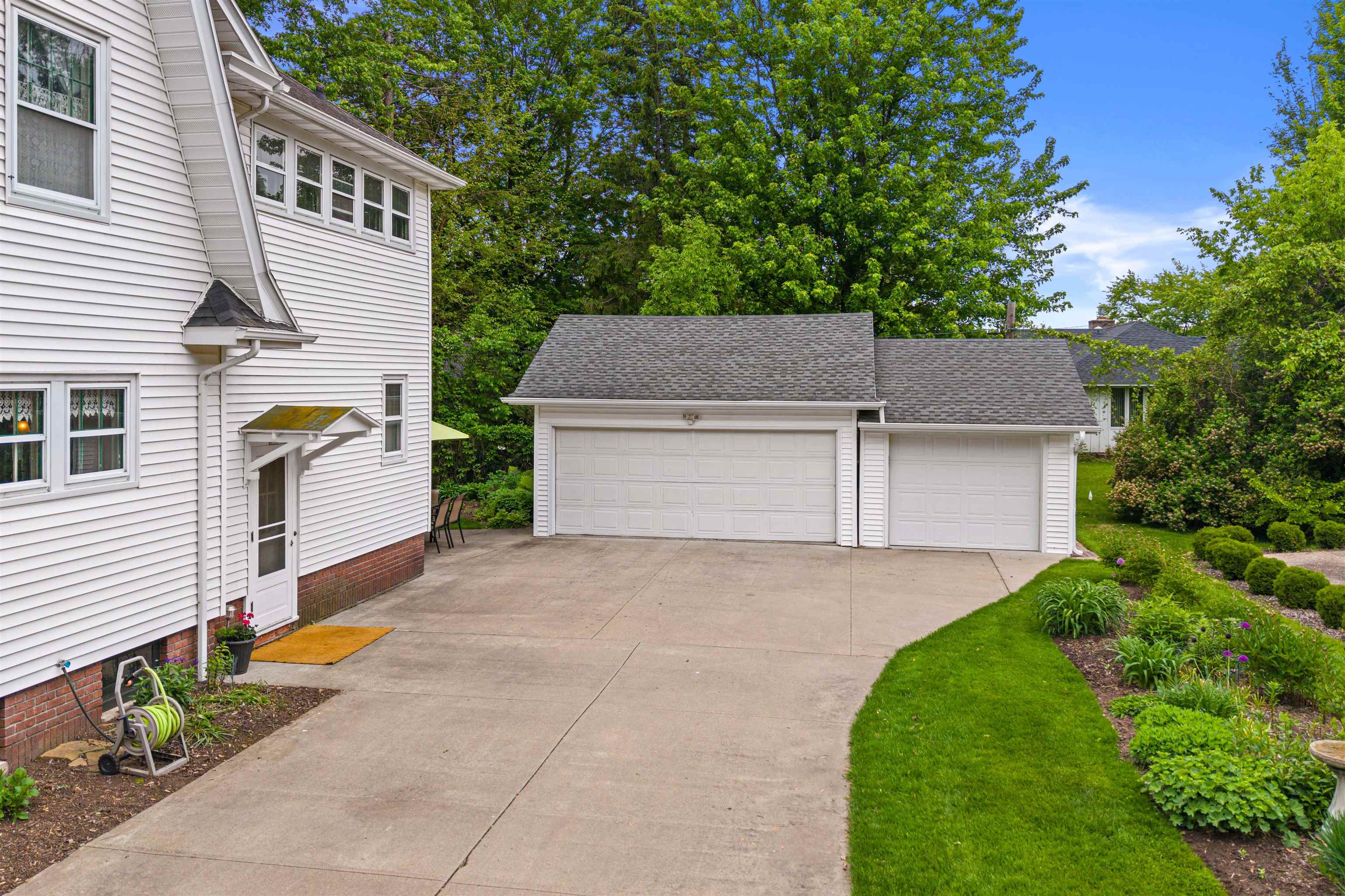 341 WISCONSIN RIVER DRIVE, Port Edwards, Wisconsin 54469, 4 Bedrooms Bedrooms, ,2 BathroomsBathrooms,Residential,For Sale,341 WISCONSIN RIVER DRIVE,22502289