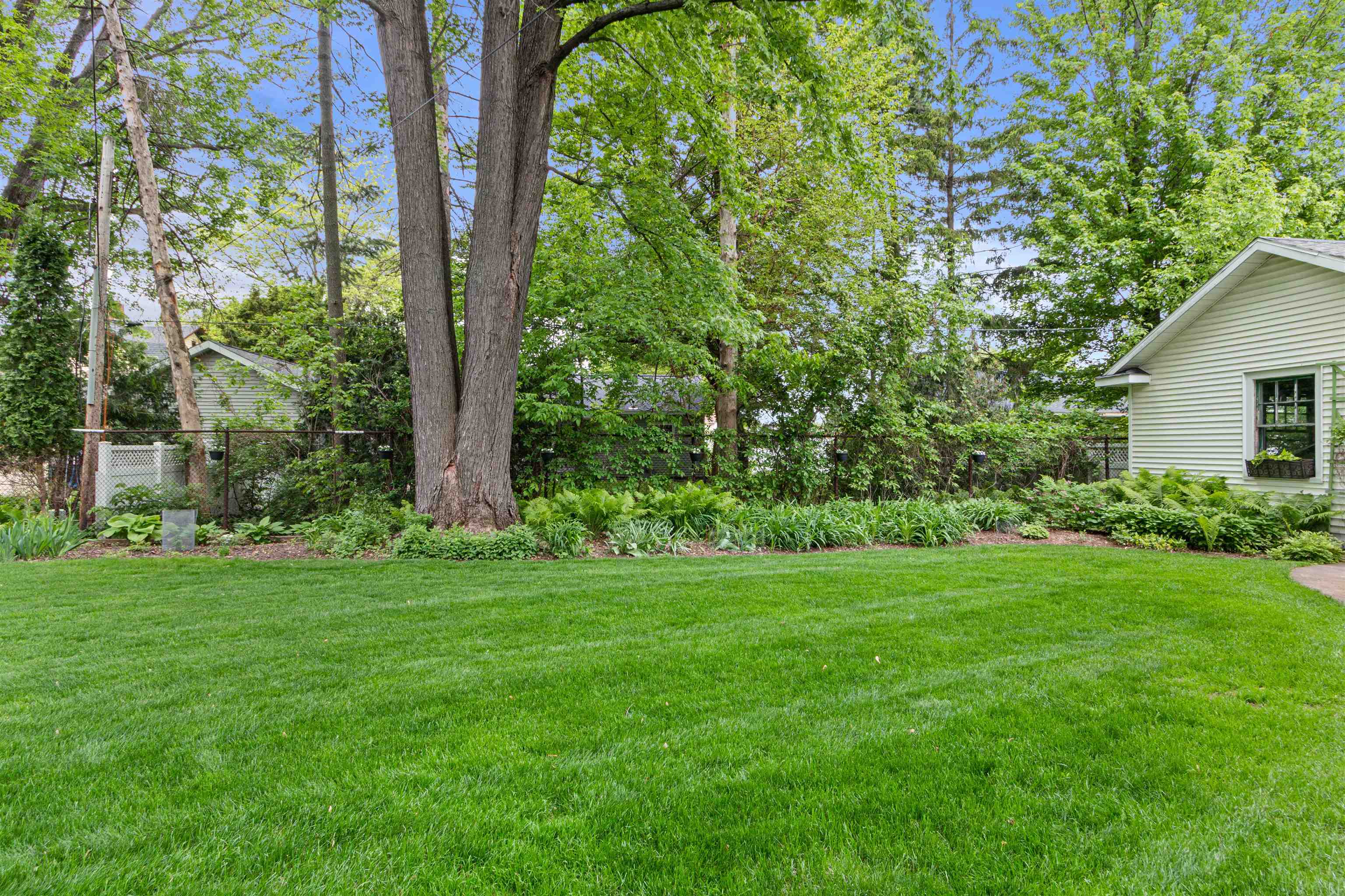 341 WISCONSIN RIVER DRIVE, Port Edwards, Wisconsin 54469, 4 Bedrooms Bedrooms, ,2 BathroomsBathrooms,Residential,For Sale,341 WISCONSIN RIVER DRIVE,22502289