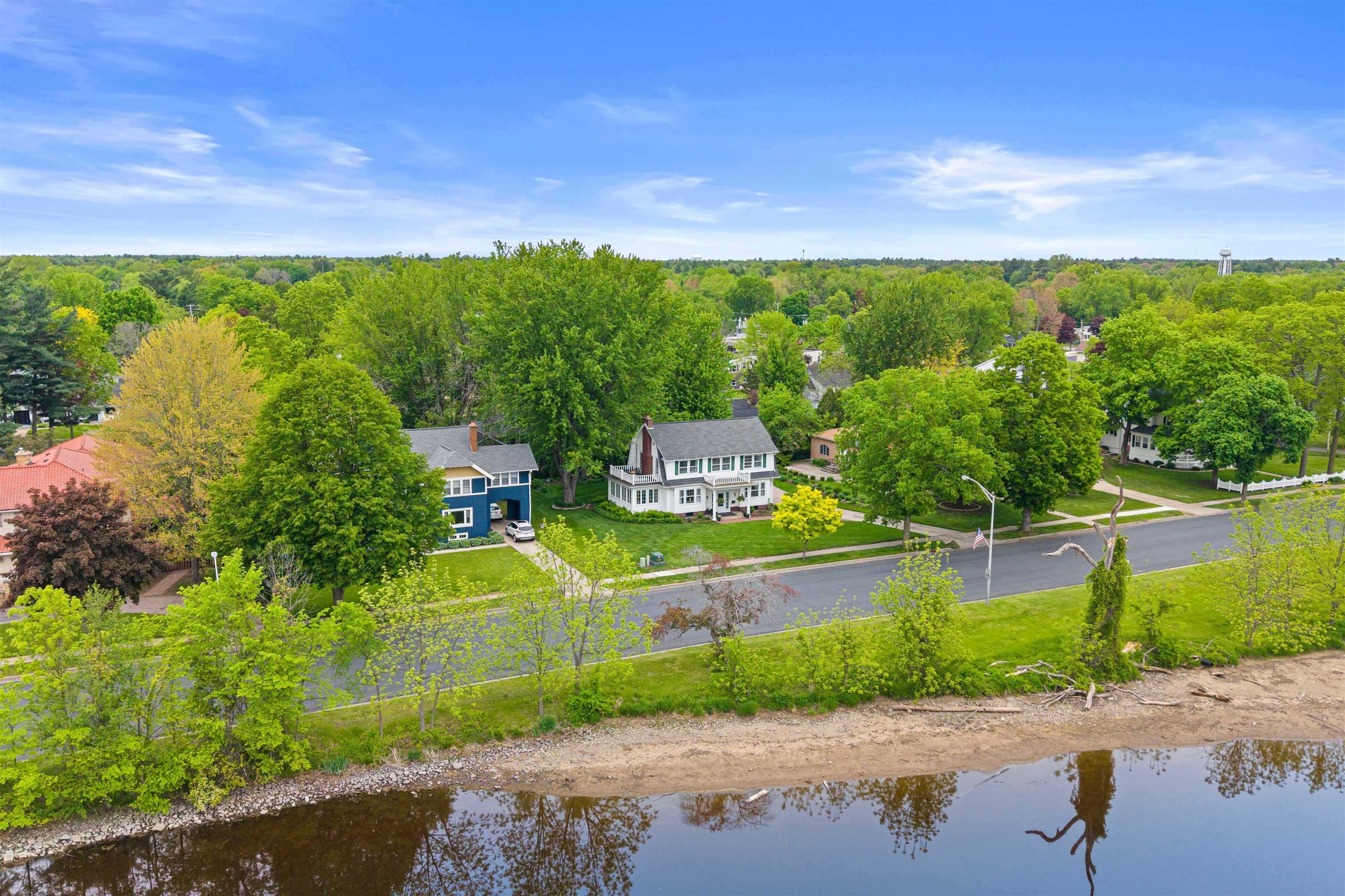 341 WISCONSIN RIVER DRIVE, Port Edwards, Wisconsin 54469, 4 Bedrooms Bedrooms, ,2 BathroomsBathrooms,Residential,For Sale,341 WISCONSIN RIVER DRIVE,22502289