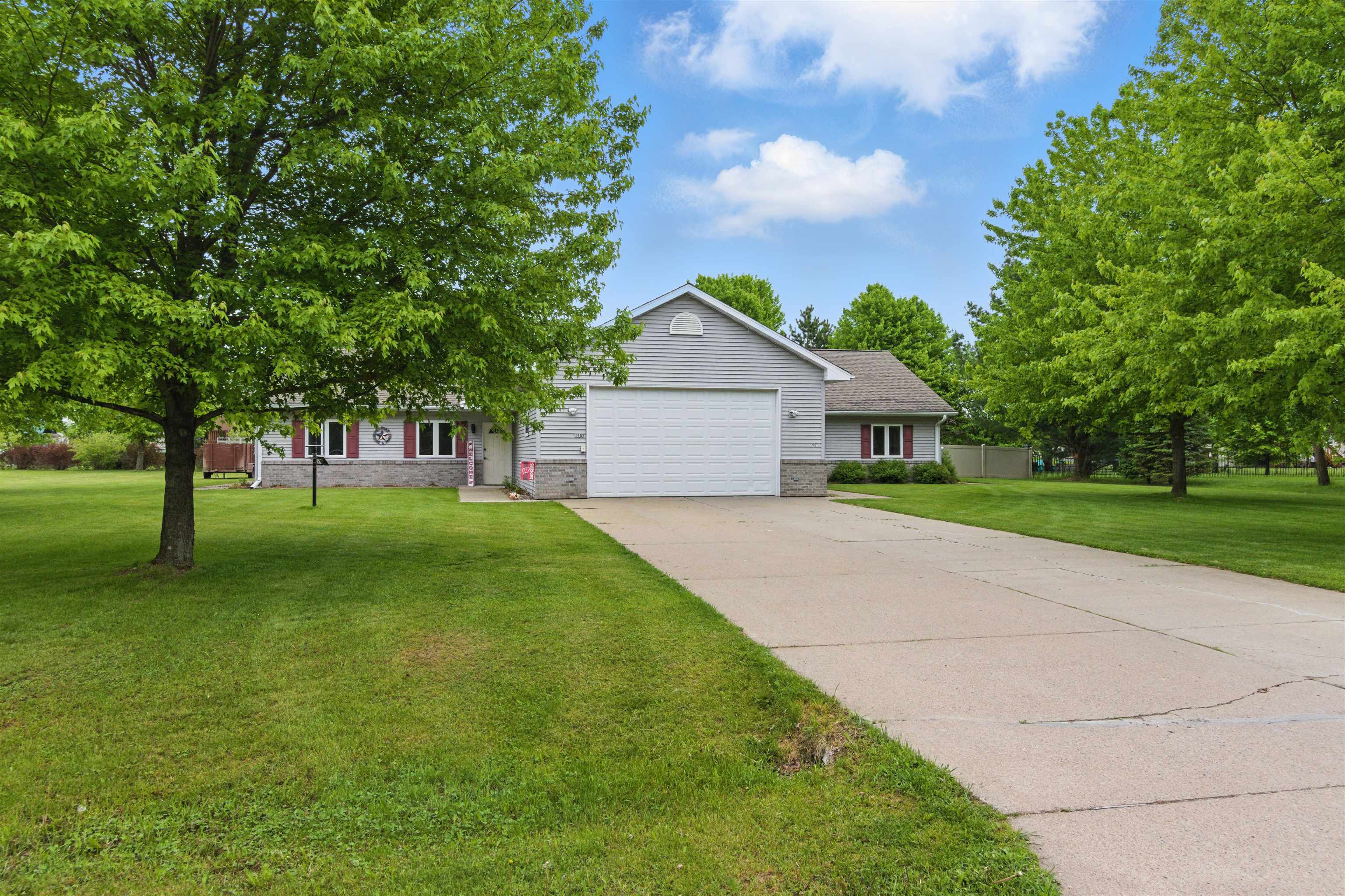 1957 WOODCREST CIRCLE, Kronenwetter, Wisconsin 54455, 4 Bedrooms Bedrooms, ,2 BathroomsBathrooms,Residential,For Sale,1957 WOODCREST CIRCLE,22502290