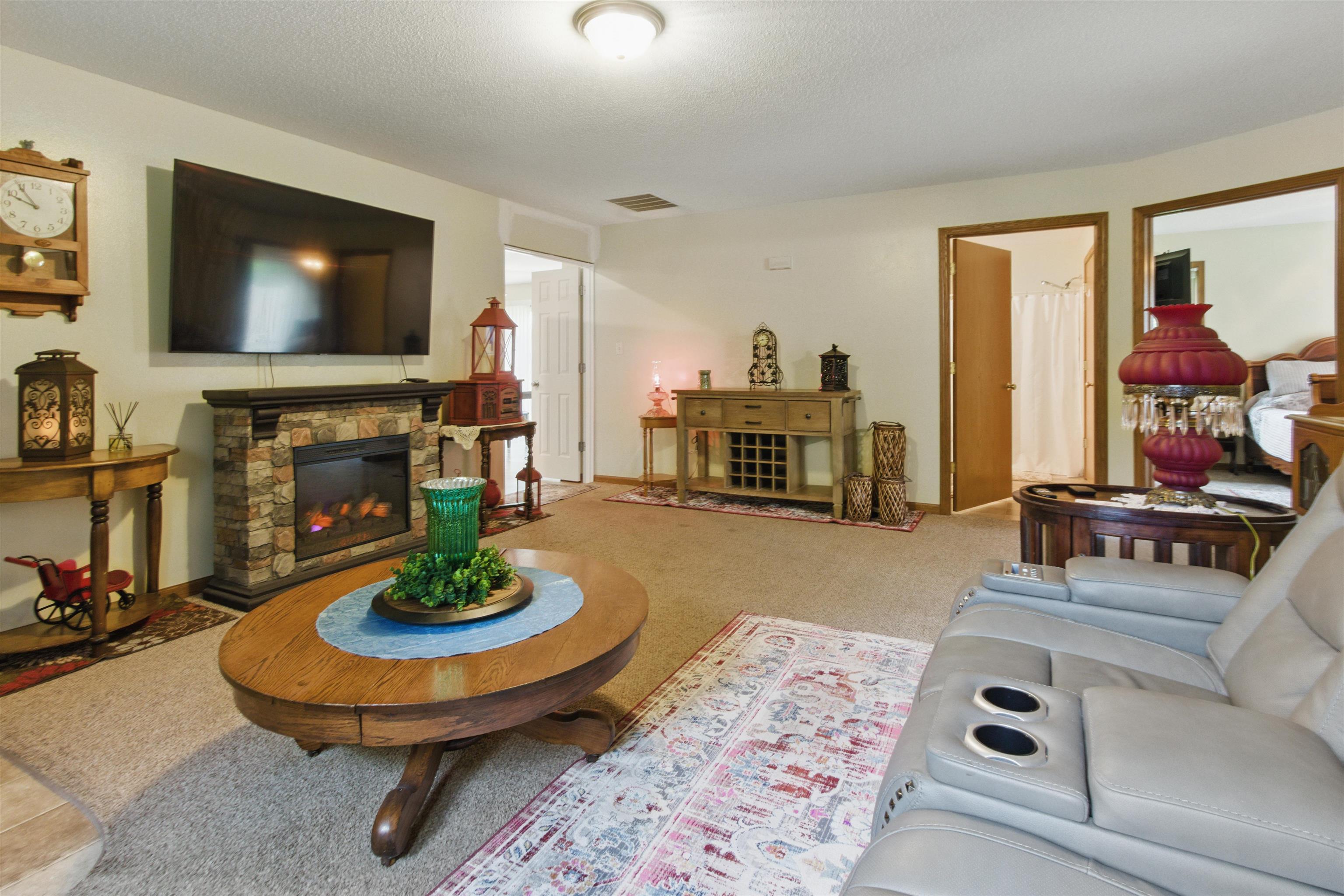 1957 WOODCREST CIRCLE, Kronenwetter, Wisconsin 54455, 4 Bedrooms Bedrooms, ,2 BathroomsBathrooms,Residential,For Sale,1957 WOODCREST CIRCLE,22502290