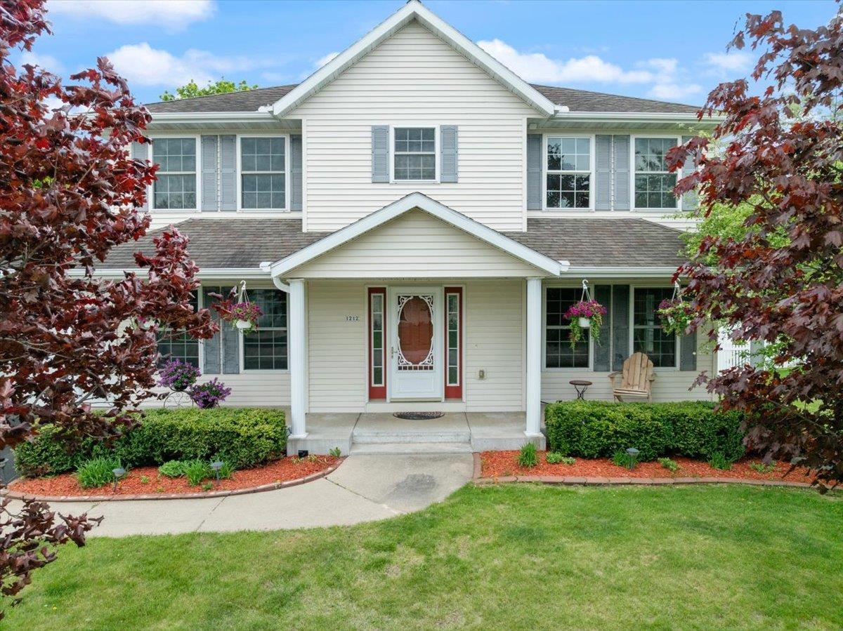 1212 W JEFFERSON STREET, Marshfield, Wisconsin 54449, 4 Bedrooms Bedrooms, ,3 BathroomsBathrooms,Residential,For Sale,1212 W JEFFERSON STREET,22502291