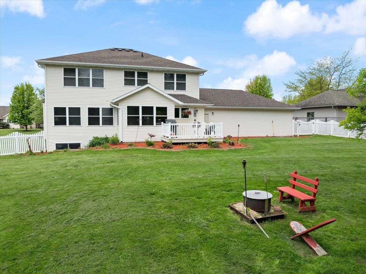 1212 W JEFFERSON STREET, Marshfield, Wisconsin 54449, 4 Bedrooms Bedrooms, ,3 BathroomsBathrooms,Residential,For Sale,1212 W JEFFERSON STREET,22502291
