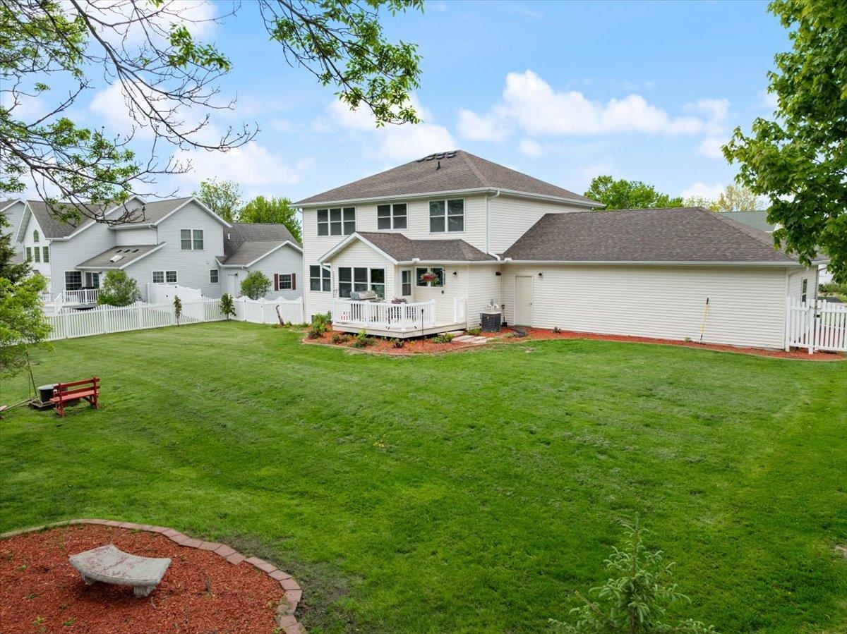 1212 W JEFFERSON STREET, Marshfield, Wisconsin 54449, 4 Bedrooms Bedrooms, ,3 BathroomsBathrooms,Residential,For Sale,1212 W JEFFERSON STREET,22502291