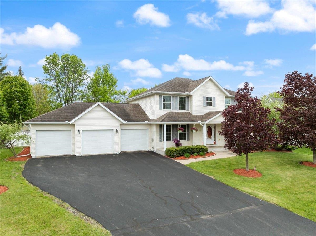 1212 W JEFFERSON STREET, Marshfield, Wisconsin 54449, 4 Bedrooms Bedrooms, ,3 BathroomsBathrooms,Residential,For Sale,1212 W JEFFERSON STREET,22502291