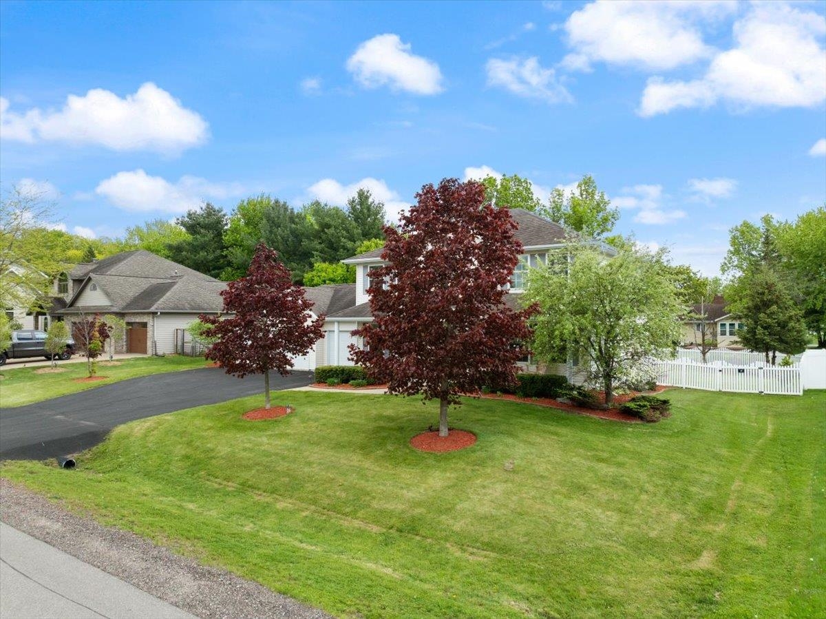 1212 W JEFFERSON STREET, Marshfield, Wisconsin 54449, 4 Bedrooms Bedrooms, ,3 BathroomsBathrooms,Residential,For Sale,1212 W JEFFERSON STREET,22502291