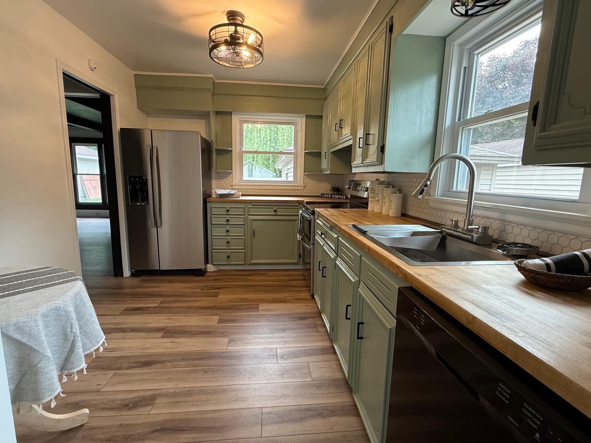 1770 SMITH STREET, Wisconsin Rapids, Wisconsin 54494, 3 Bedrooms Bedrooms, ,2 BathroomsBathrooms,Residential,For Sale,1770 SMITH STREET,22502294