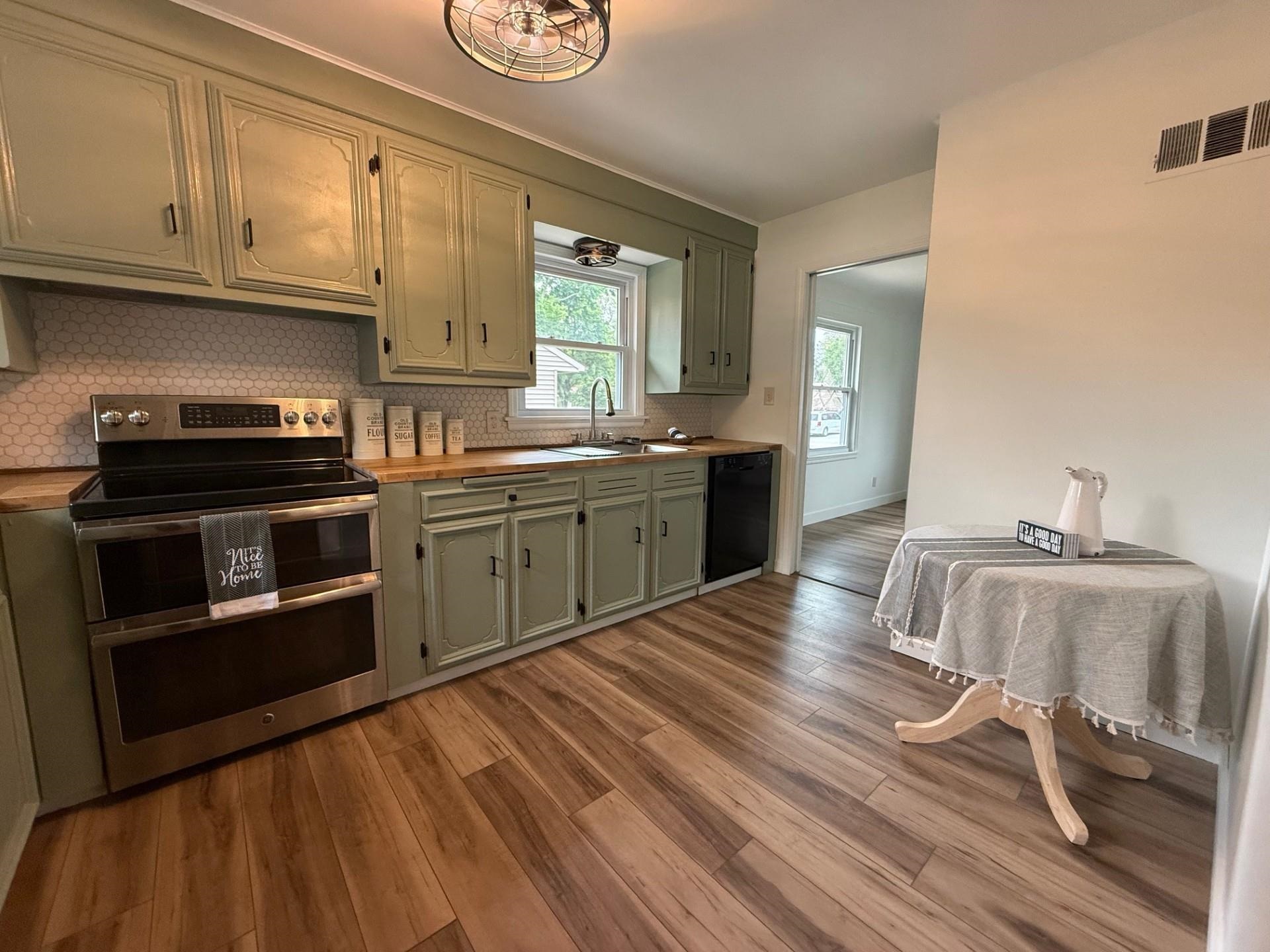 1770 SMITH STREET, Wisconsin Rapids, Wisconsin 54494, 3 Bedrooms Bedrooms, ,2 BathroomsBathrooms,Residential,For Sale,1770 SMITH STREET,22502294