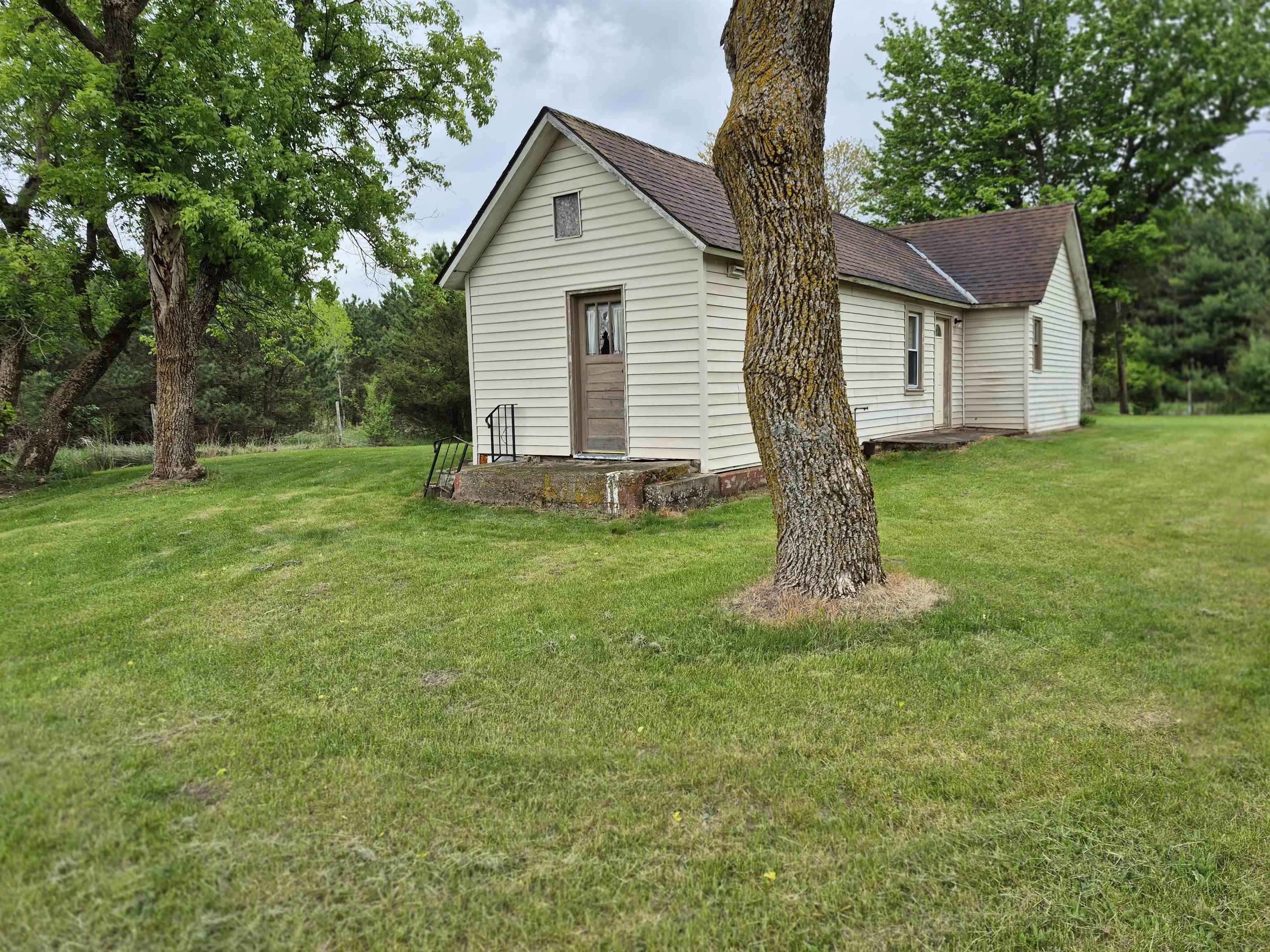N3922 11TH AVENUE, Hancock, Wisconsin 54943, 2 Bedrooms Bedrooms, ,1 BathroomBathrooms,Residential,For Sale,N3922 11TH AVENUE,22502299