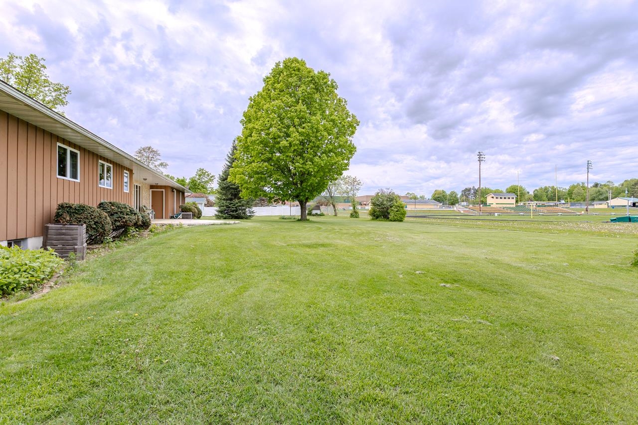 419 E BEECH STREET, Edgar, Wisconsin 54426, 4 Bedrooms Bedrooms, ,2 BathroomsBathrooms,Residential,For Sale,419 E BEECH STREET,22502301
