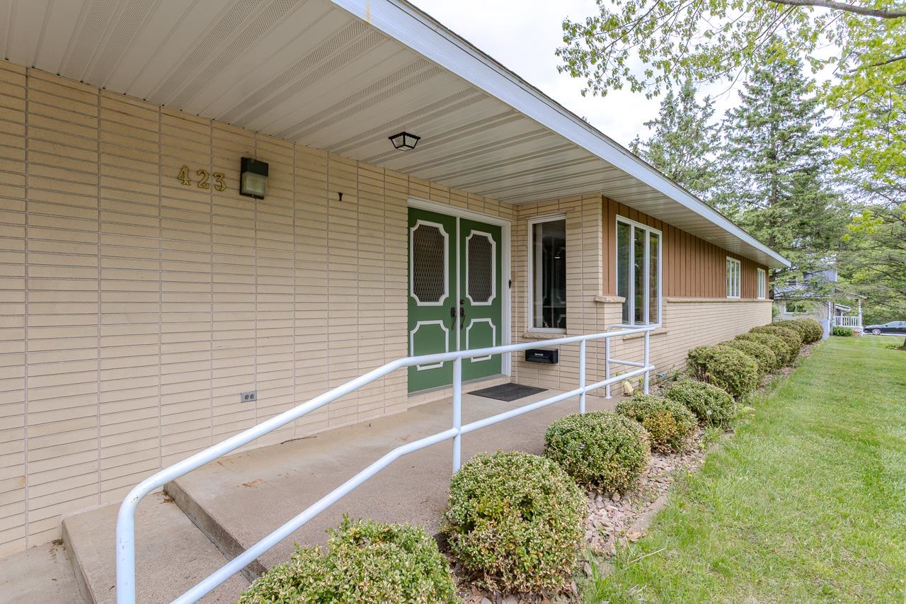 419 E BEECH STREET, Edgar, Wisconsin 54426, 4 Bedrooms Bedrooms, ,2 BathroomsBathrooms,Residential,For Sale,419 E BEECH STREET,22502301