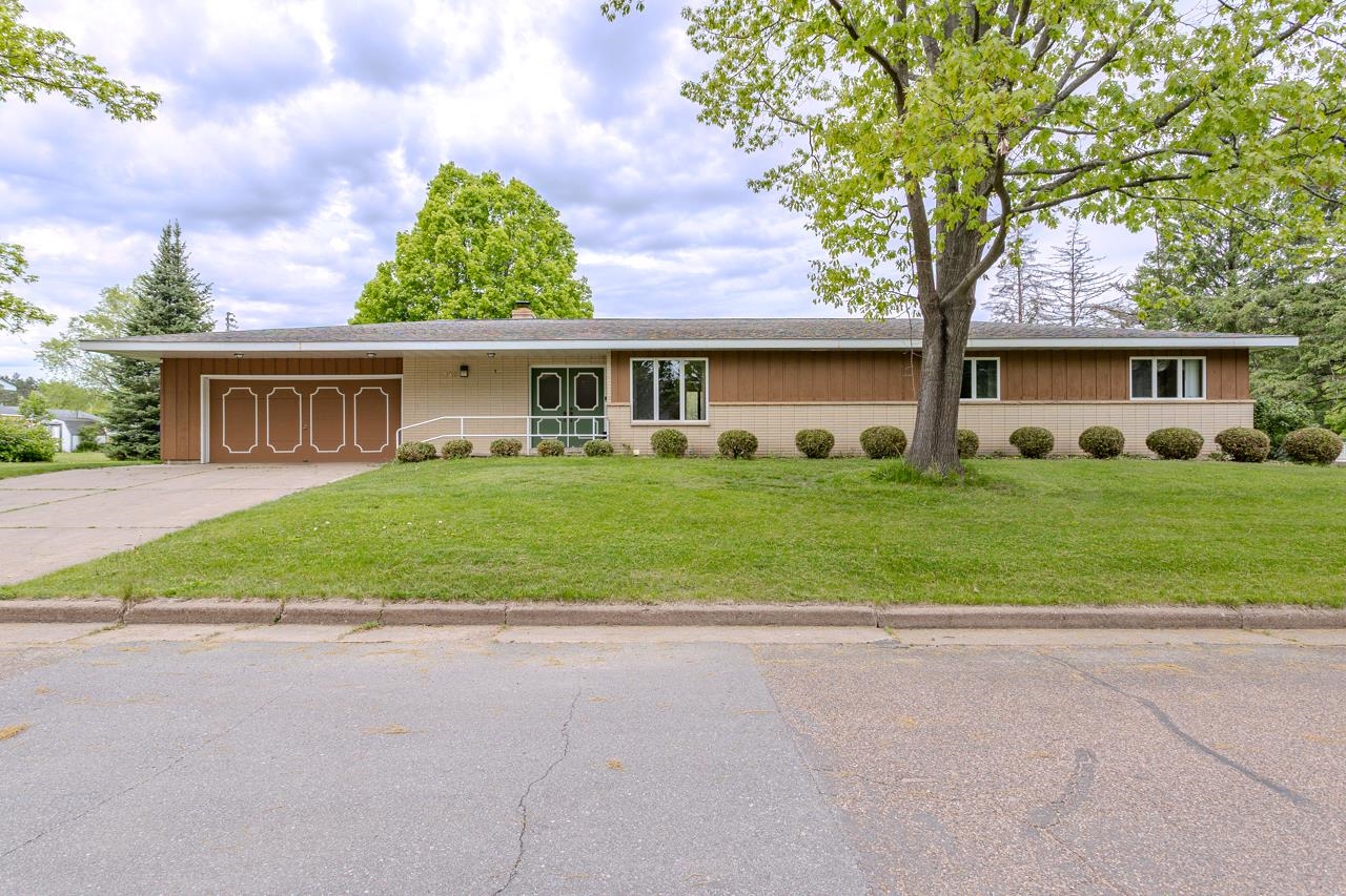 419 E BEECH STREET, Edgar, Wisconsin 54426, 4 Bedrooms Bedrooms, ,2 BathroomsBathrooms,Residential,For Sale,419 E BEECH STREET,22502301