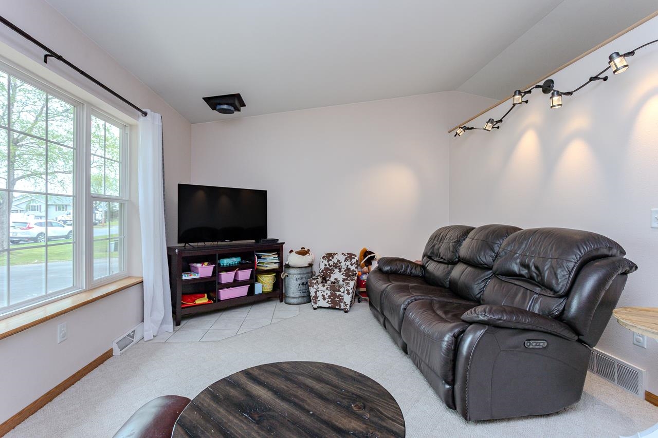 6205 QUENTIN STREET, Weston, Wisconsin 54476, 3 Bedrooms Bedrooms, ,3 BathroomsBathrooms,Residential,For Sale,6205 QUENTIN STREET,22502302