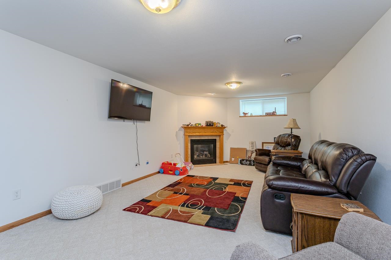 6205 QUENTIN STREET, Weston, Wisconsin 54476, 3 Bedrooms Bedrooms, ,3 BathroomsBathrooms,Residential,For Sale,6205 QUENTIN STREET,22502302