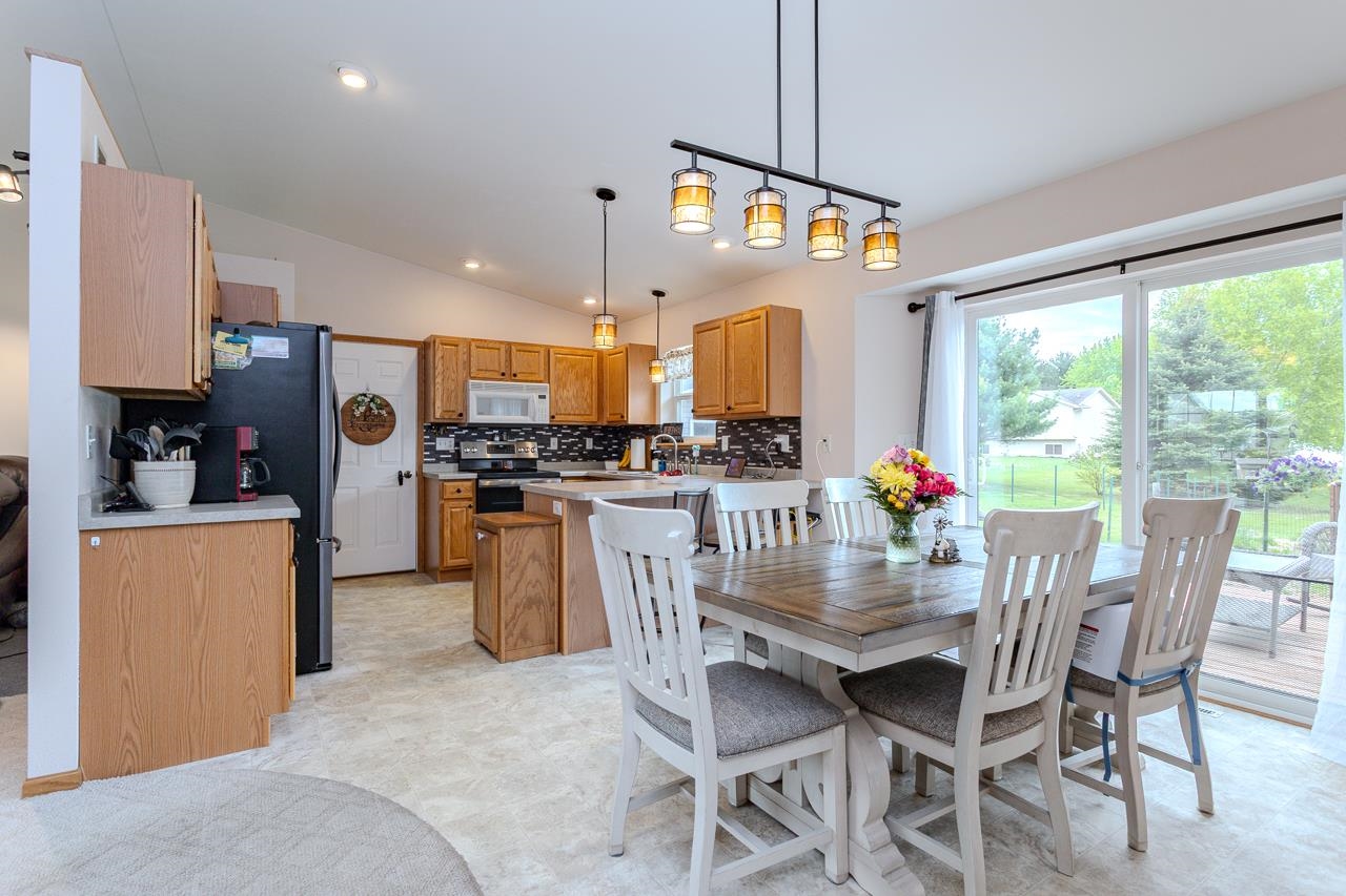 6205 QUENTIN STREET, Weston, Wisconsin 54476, 3 Bedrooms Bedrooms, ,3 BathroomsBathrooms,Residential,For Sale,6205 QUENTIN STREET,22502302