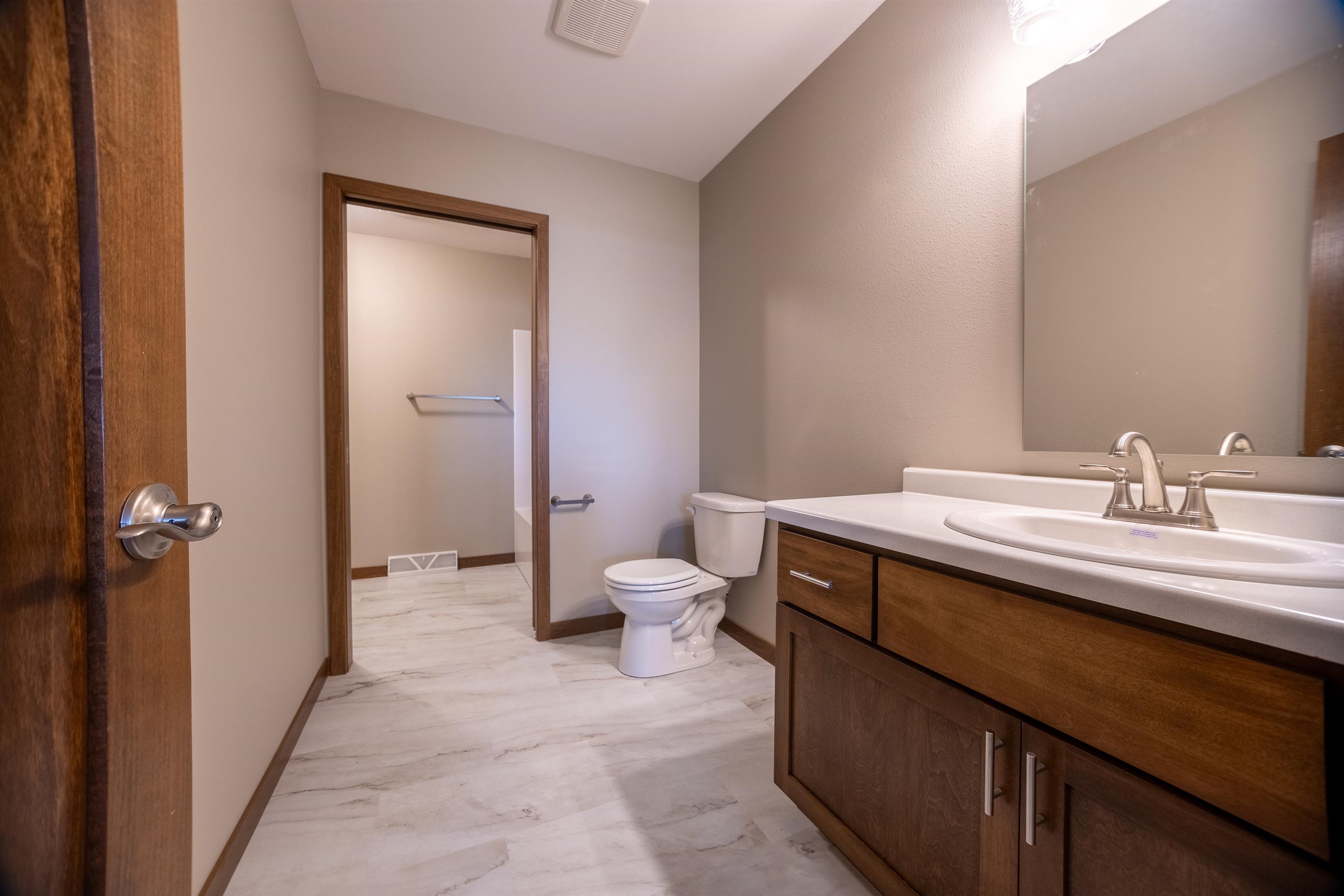 2204 S IRONWOOD AVENUE, Marshfield, Wisconsin 54449, 2 Bedrooms Bedrooms, ,2 BathroomsBathrooms,Residential,For Sale,2204 S IRONWOOD AVENUE,22502303
