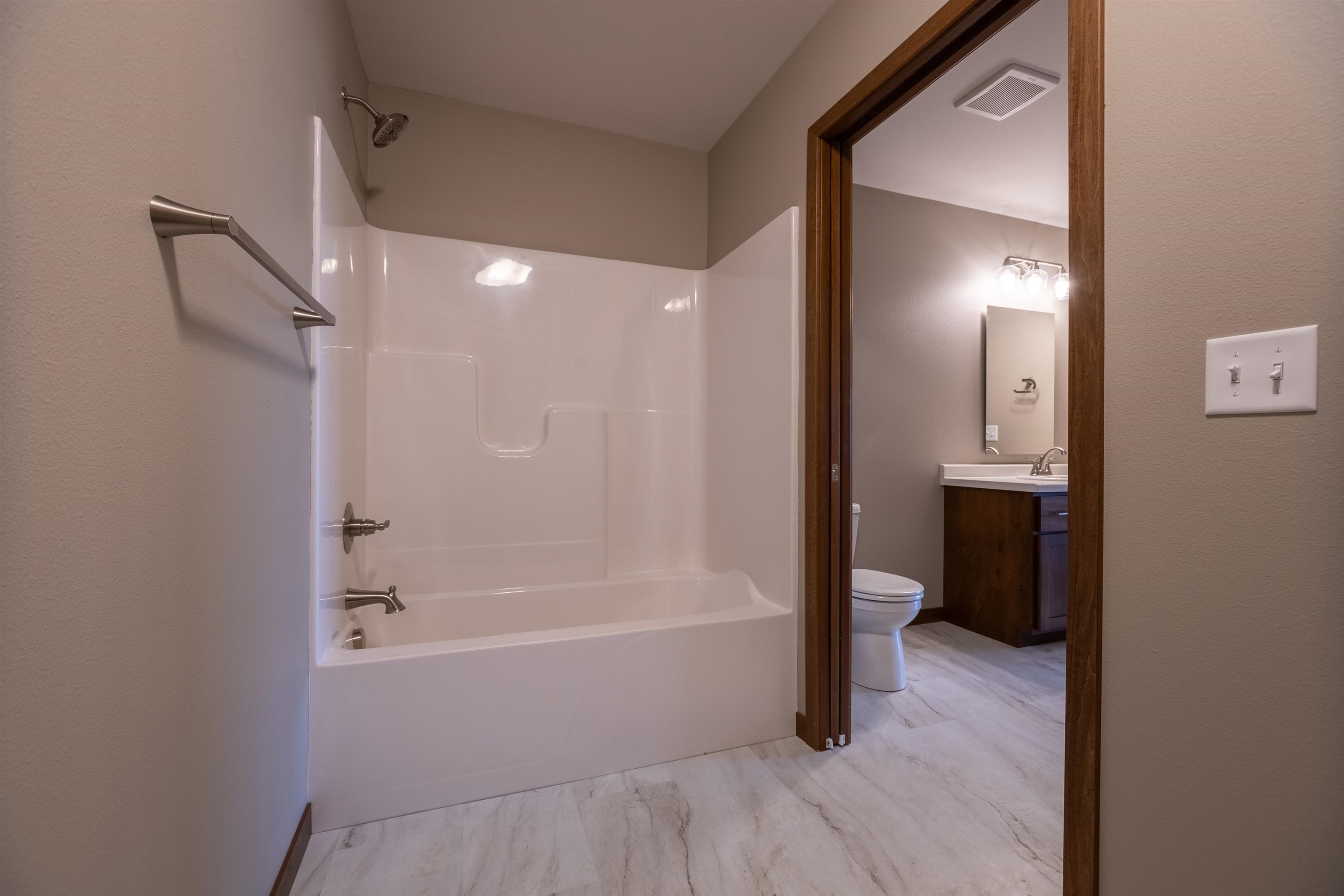 2204 S IRONWOOD AVENUE, Marshfield, Wisconsin 54449, 2 Bedrooms Bedrooms, ,2 BathroomsBathrooms,Residential,For Sale,2204 S IRONWOOD AVENUE,22502303