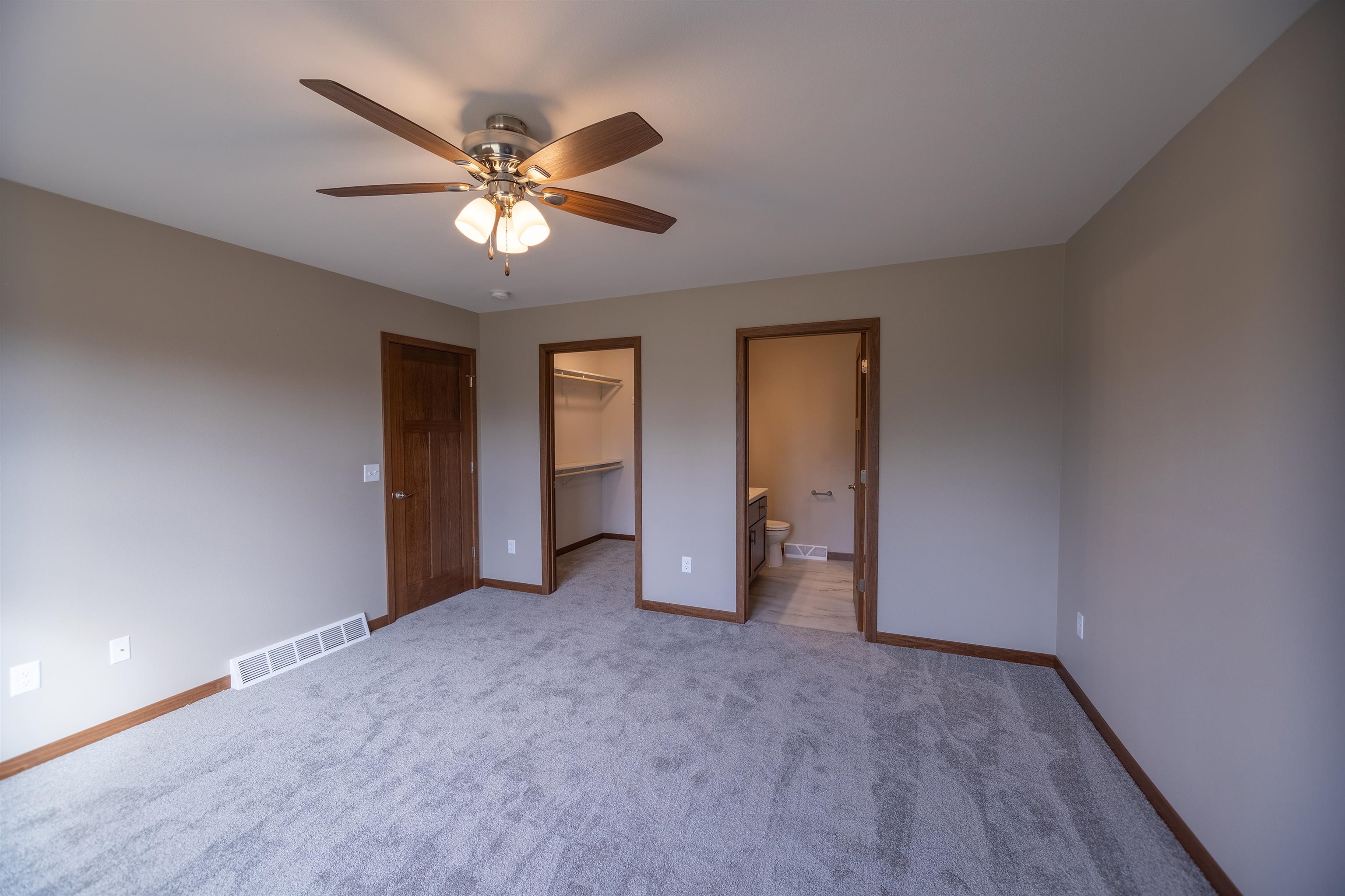 2204 S IRONWOOD AVENUE, Marshfield, Wisconsin 54449, 2 Bedrooms Bedrooms, ,2 BathroomsBathrooms,Residential,For Sale,2204 S IRONWOOD AVENUE,22502303