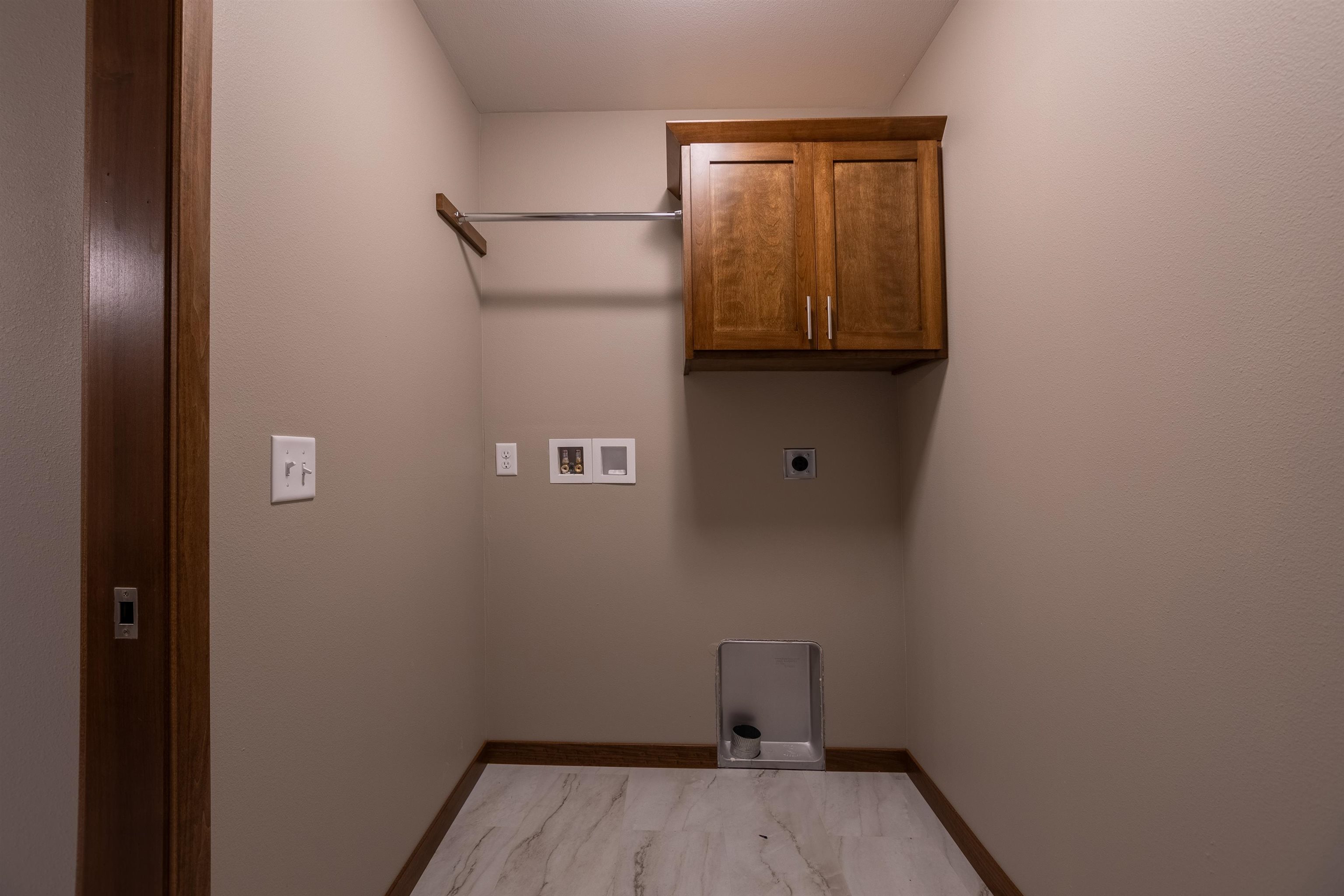 2204 S IRONWOOD AVENUE, Marshfield, Wisconsin 54449, 2 Bedrooms Bedrooms, ,2 BathroomsBathrooms,Residential,For Sale,2204 S IRONWOOD AVENUE,22502303