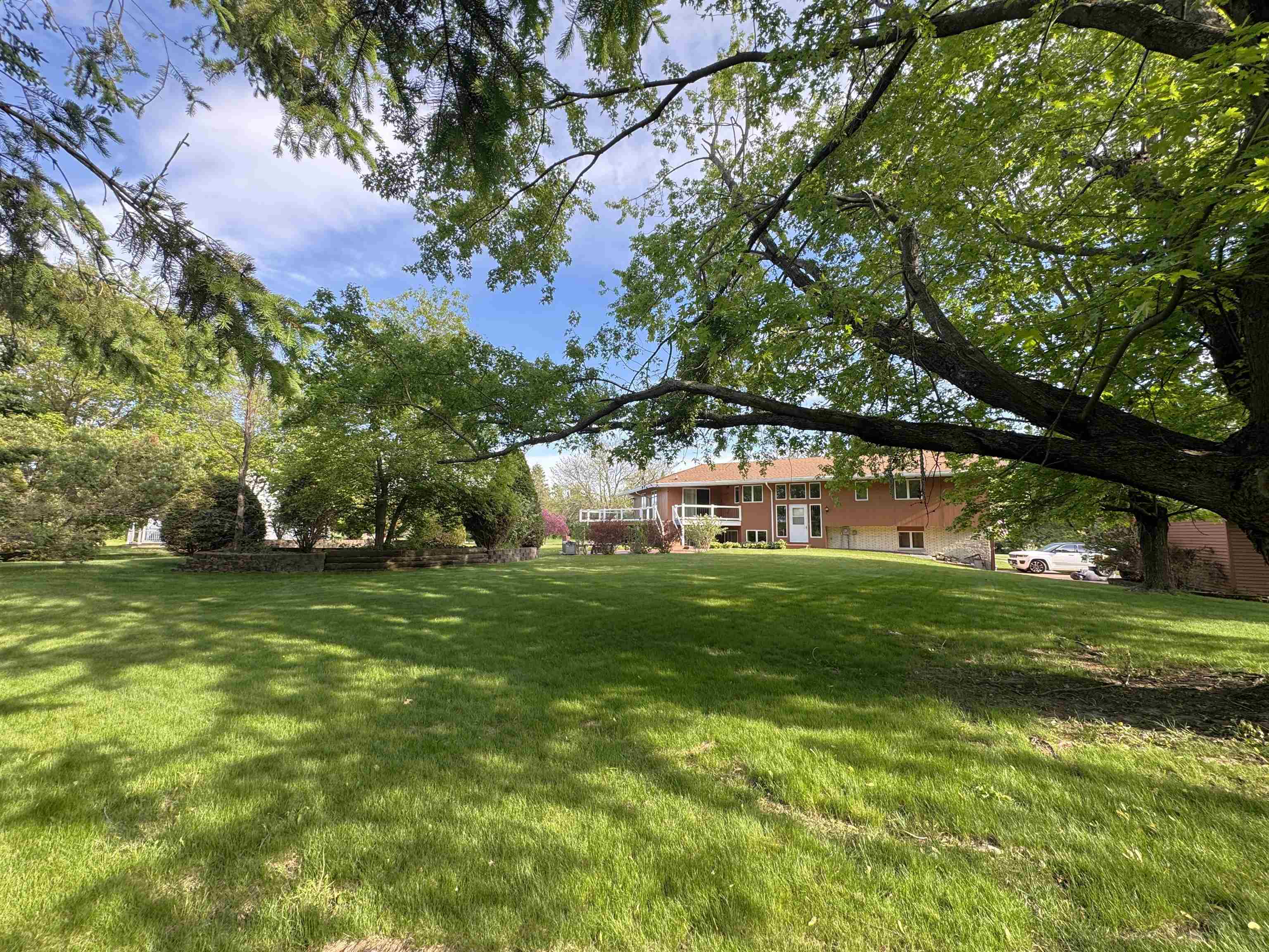 826 EASTVIEW DRIVE, Antigo, Wisconsin 54409, 3 Bedrooms Bedrooms, ,3 BathroomsBathrooms,Residential,For Sale,826 EASTVIEW DRIVE,22502306