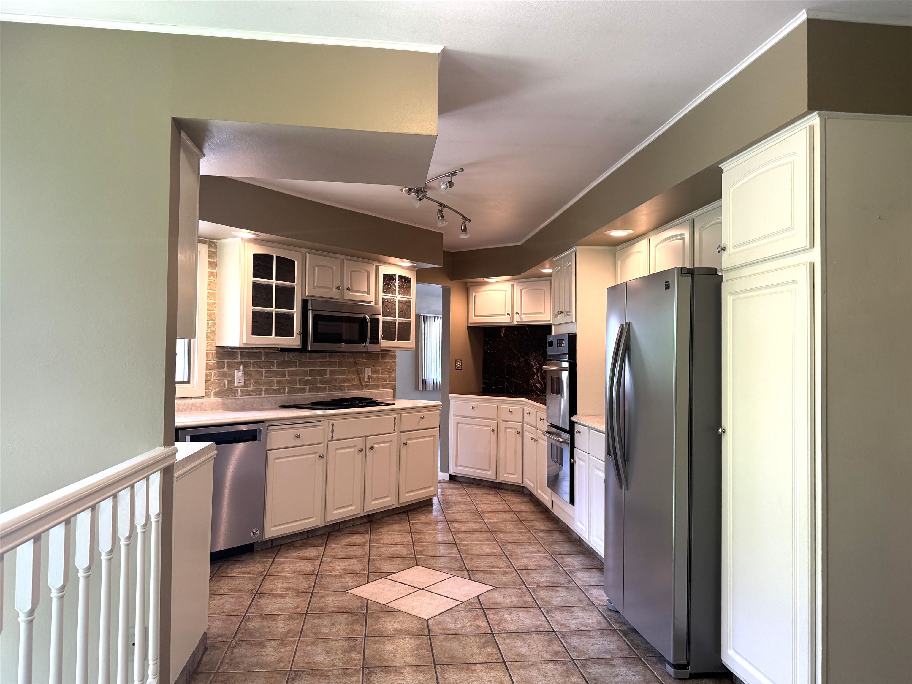826 EASTVIEW DRIVE, Antigo, Wisconsin 54409, 3 Bedrooms Bedrooms, ,3 BathroomsBathrooms,Residential,For Sale,826 EASTVIEW DRIVE,22502306