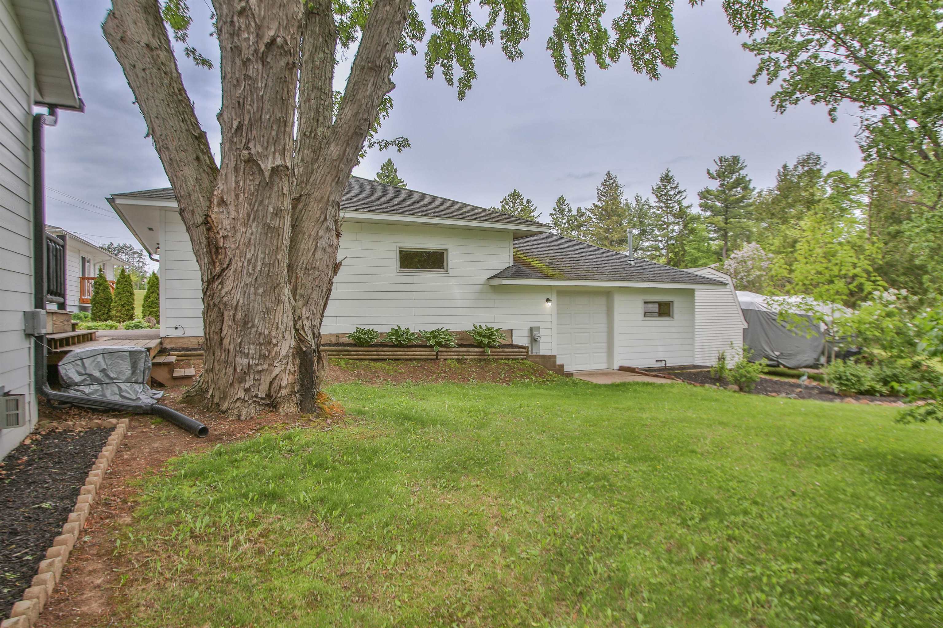 2108 COUNTY ROAD U, Wausau, Wisconsin 54401, 3 Bedrooms Bedrooms, ,2 BathroomsBathrooms,Residential,For Sale,2108 COUNTY ROAD U,22502316