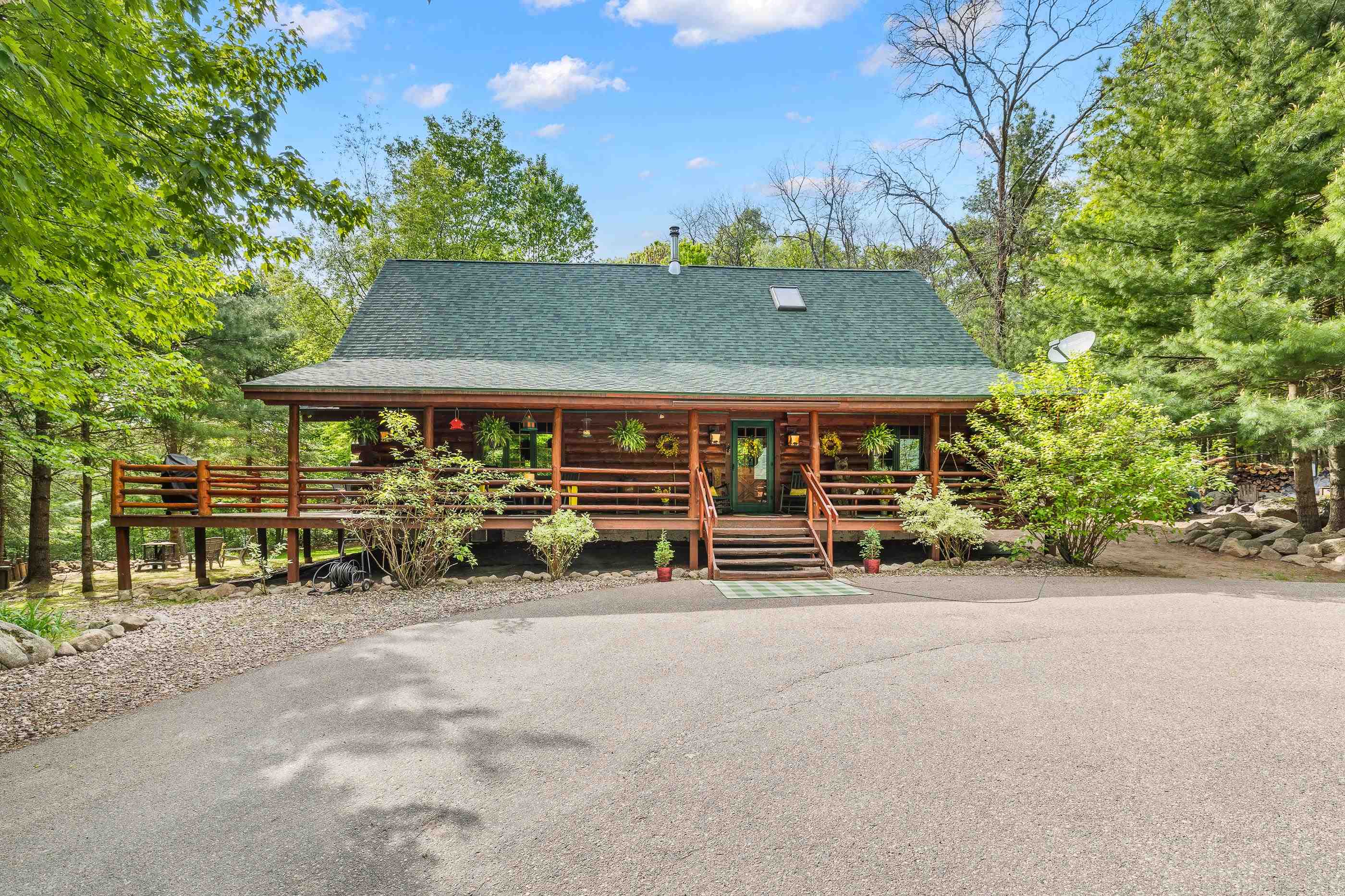 E2190 SPENCER LAKE ROAD, Waupaca, Wisconsin 54981, 3 Bedrooms Bedrooms, ,2 BathroomsBathrooms,Residential,For Sale,E2190 SPENCER LAKE ROAD,22502318