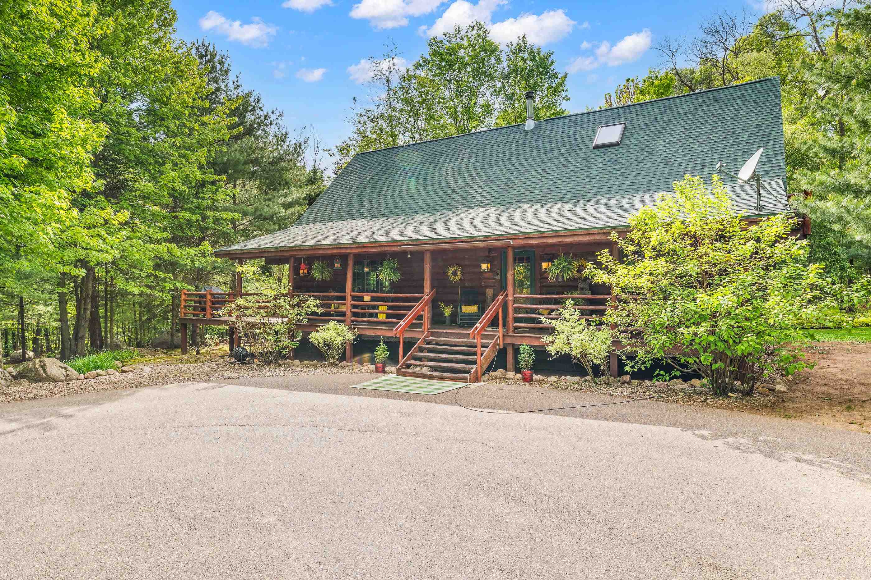 E2190 SPENCER LAKE ROAD, Waupaca, Wisconsin 54981, 3 Bedrooms Bedrooms, ,2 BathroomsBathrooms,Residential,For Sale,E2190 SPENCER LAKE ROAD,22502318