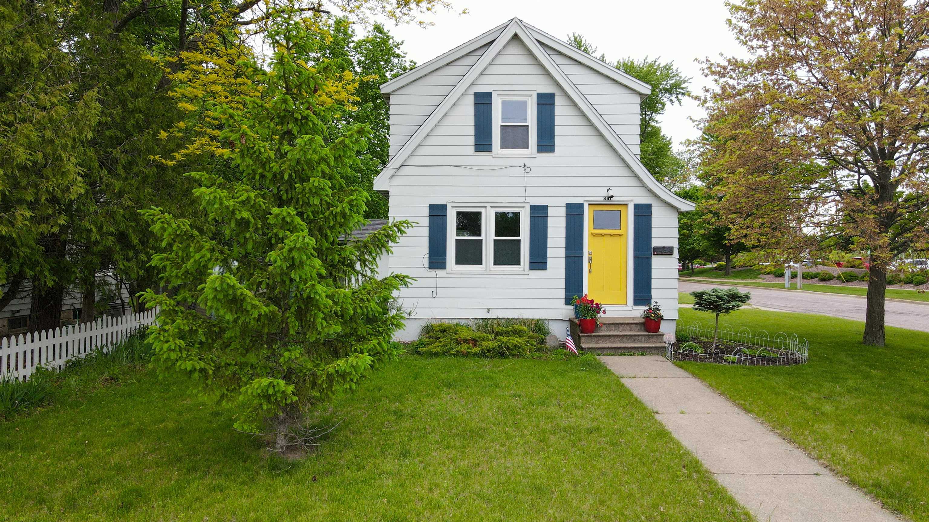 841 4TH STREET SOUTH, Wisconsin Rapids, Wisconsin 54494, 2 Bedrooms Bedrooms, ,1 BathroomBathrooms,Residential,For Sale,841 4TH STREET SOUTH,22502328