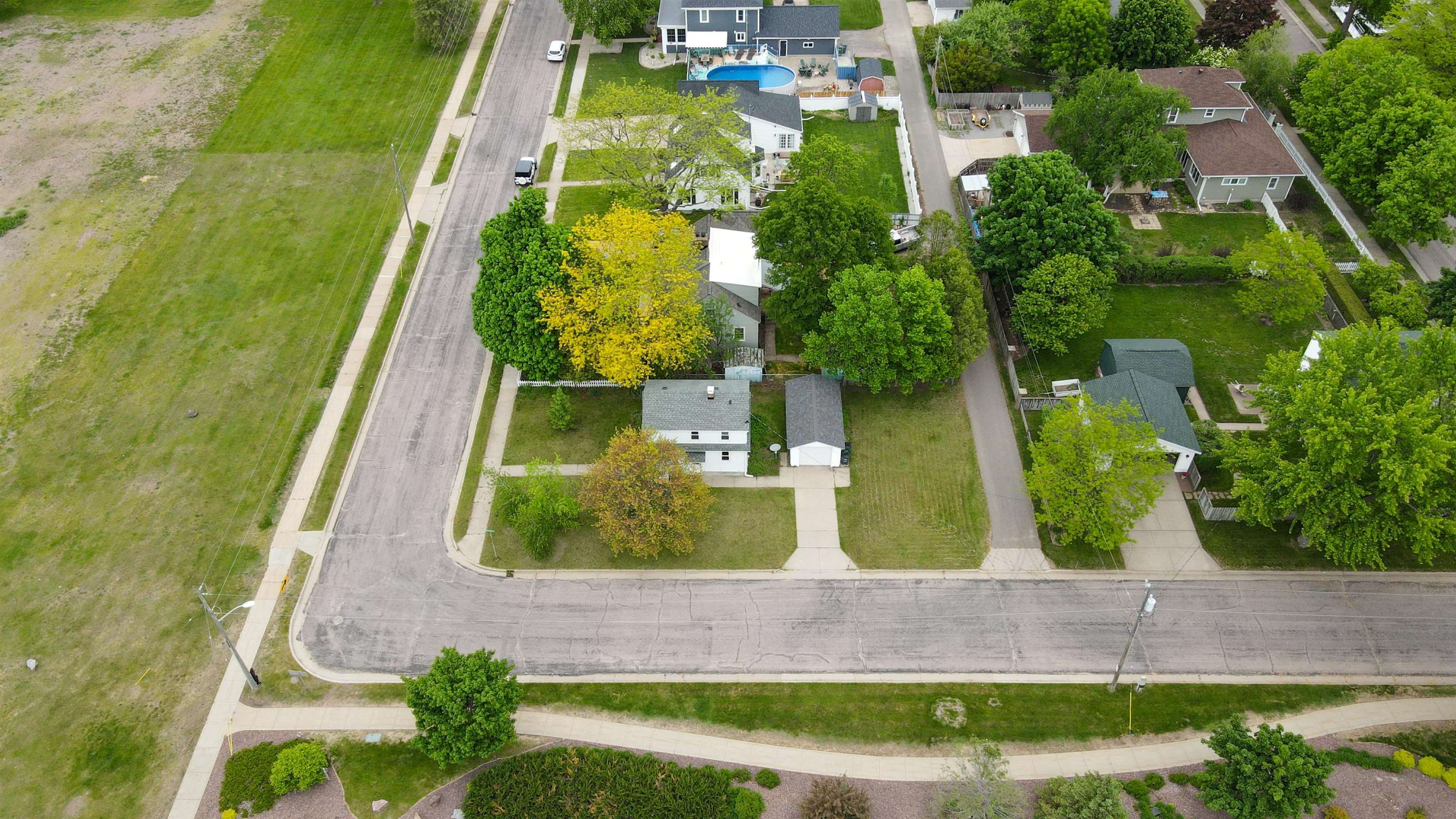 841 4TH STREET SOUTH, Wisconsin Rapids, Wisconsin 54494, 2 Bedrooms Bedrooms, ,1 BathroomBathrooms,Residential,For Sale,841 4TH STREET SOUTH,22502328