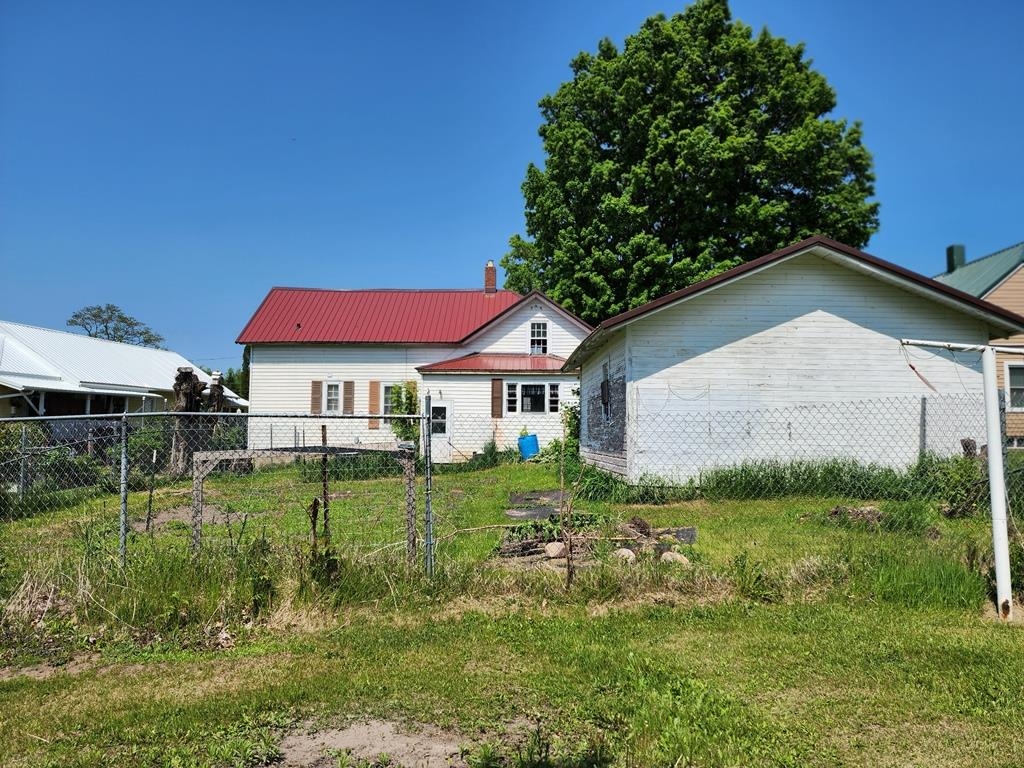 323 SPAULDING STREET, Tigerton, Wisconsin 54486, 3 Bedrooms Bedrooms, ,1 BathroomBathrooms,Residential,For Sale,323 SPAULDING STREET,22502336
