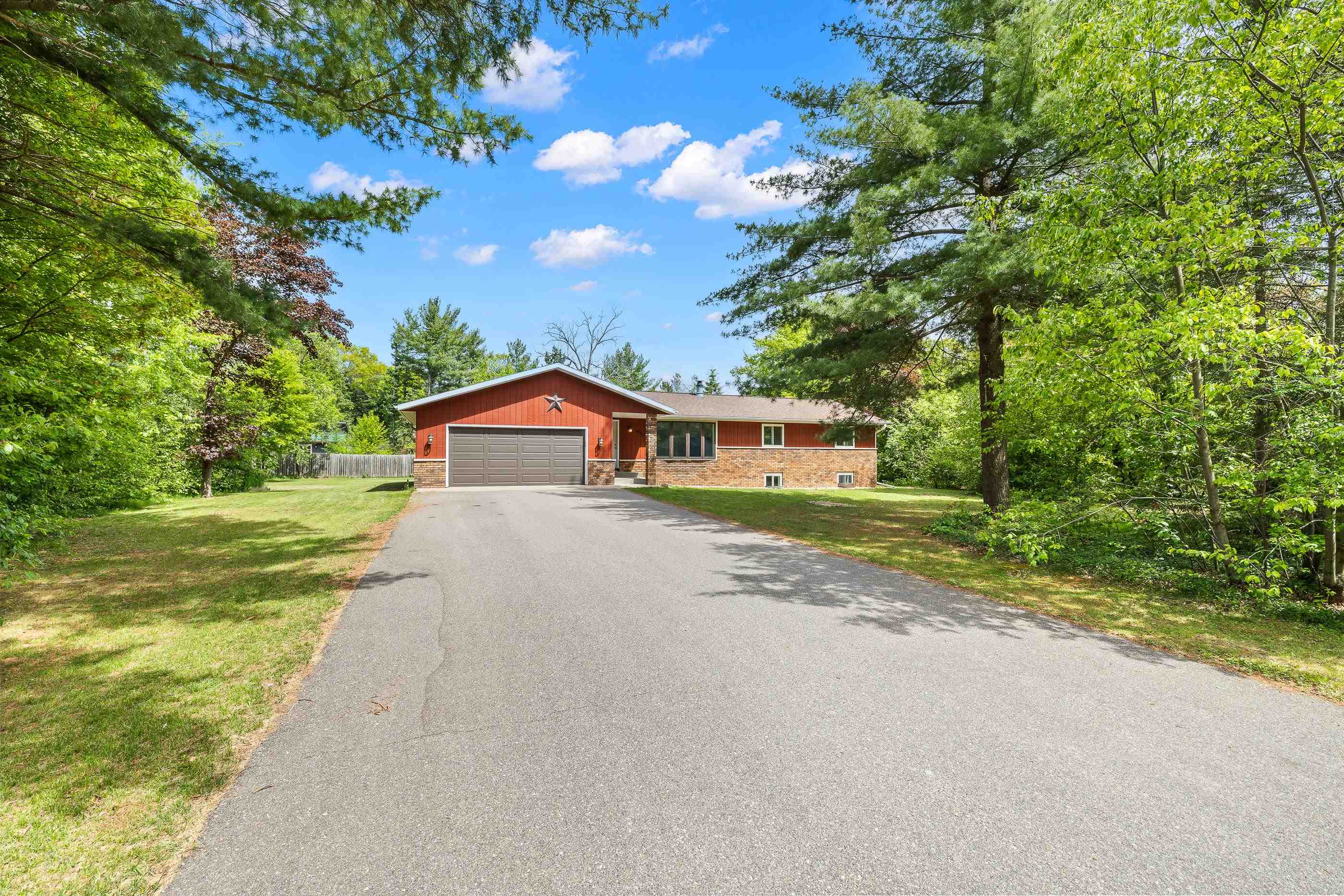 1940 EASLAN DRIVE, Plover, Wisconsin 54467, 4 Bedrooms Bedrooms, ,3 BathroomsBathrooms,Residential,For Sale,1940 EASLAN DRIVE,22502338