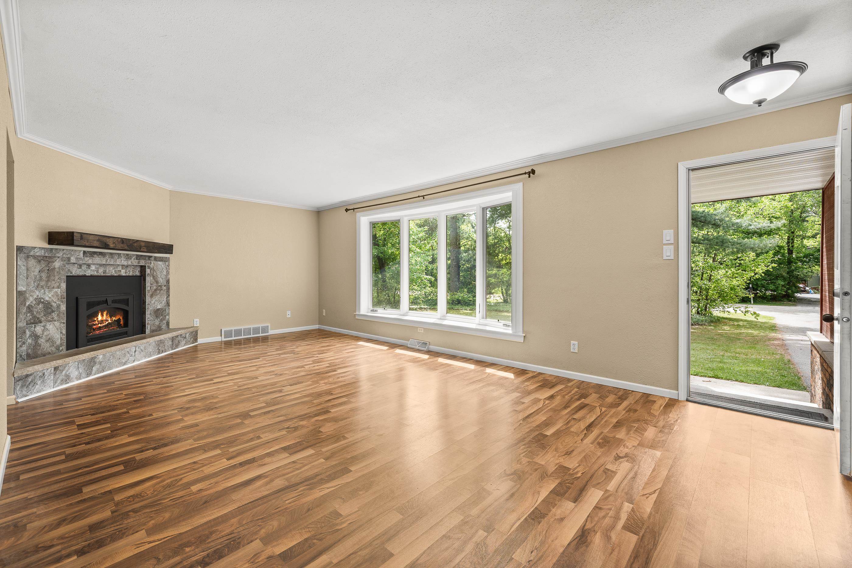 1940 EASLAN DRIVE, Plover, Wisconsin 54467, 4 Bedrooms Bedrooms, ,3 BathroomsBathrooms,Residential,For Sale,1940 EASLAN DRIVE,22502338