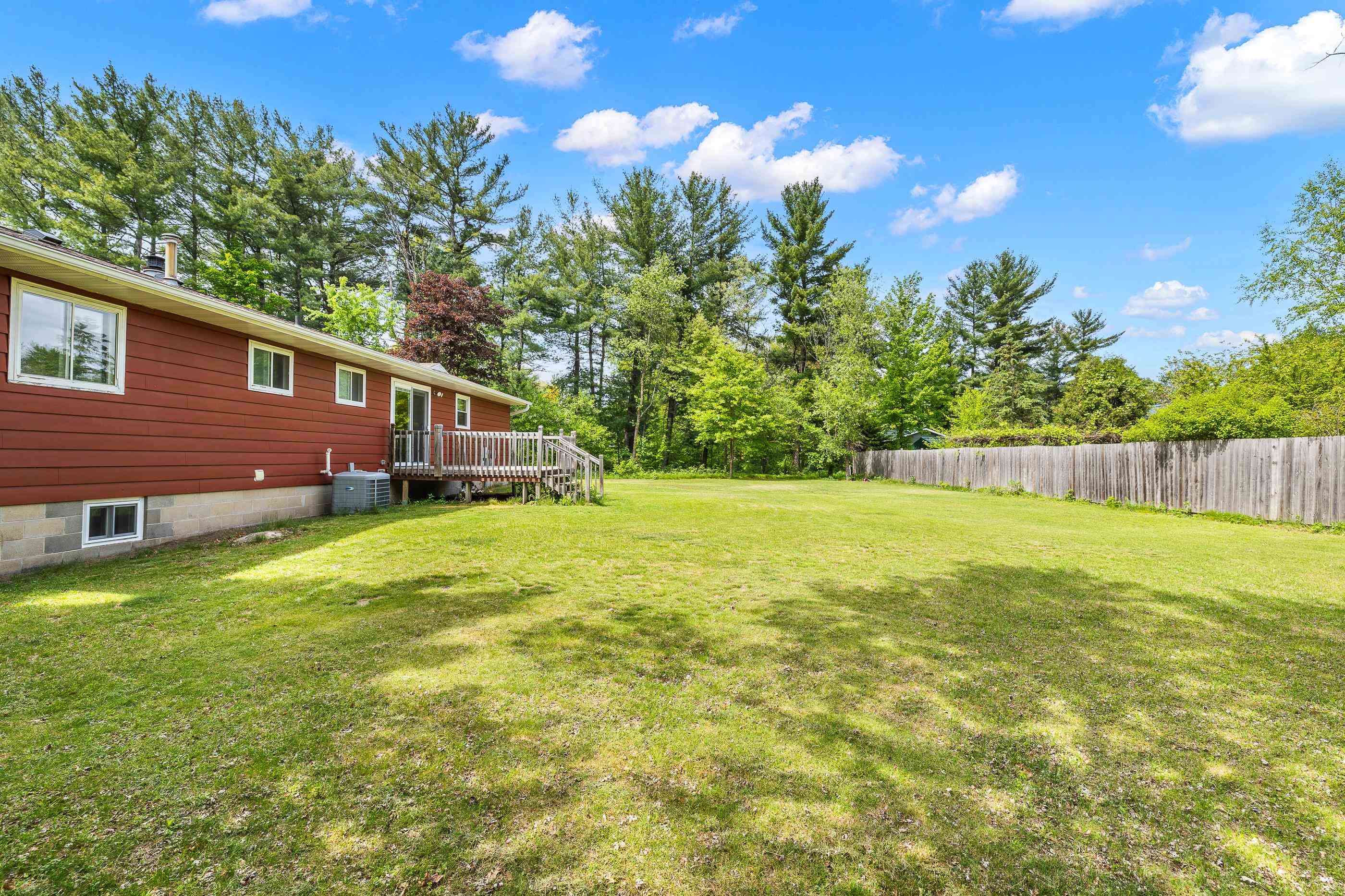 1940 EASLAN DRIVE, Plover, Wisconsin 54467, 4 Bedrooms Bedrooms, ,3 BathroomsBathrooms,Residential,For Sale,1940 EASLAN DRIVE,22502338