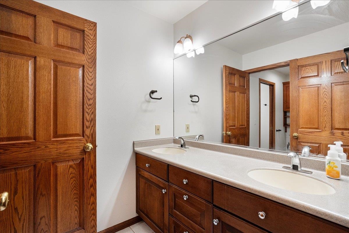 111877 OLD SUGARBUSH LANE, Marshfield, Wisconsin 54449, 4 Bedrooms Bedrooms, ,3 BathroomsBathrooms,Residential,For Sale,111877 OLD SUGARBUSH LANE,22502341