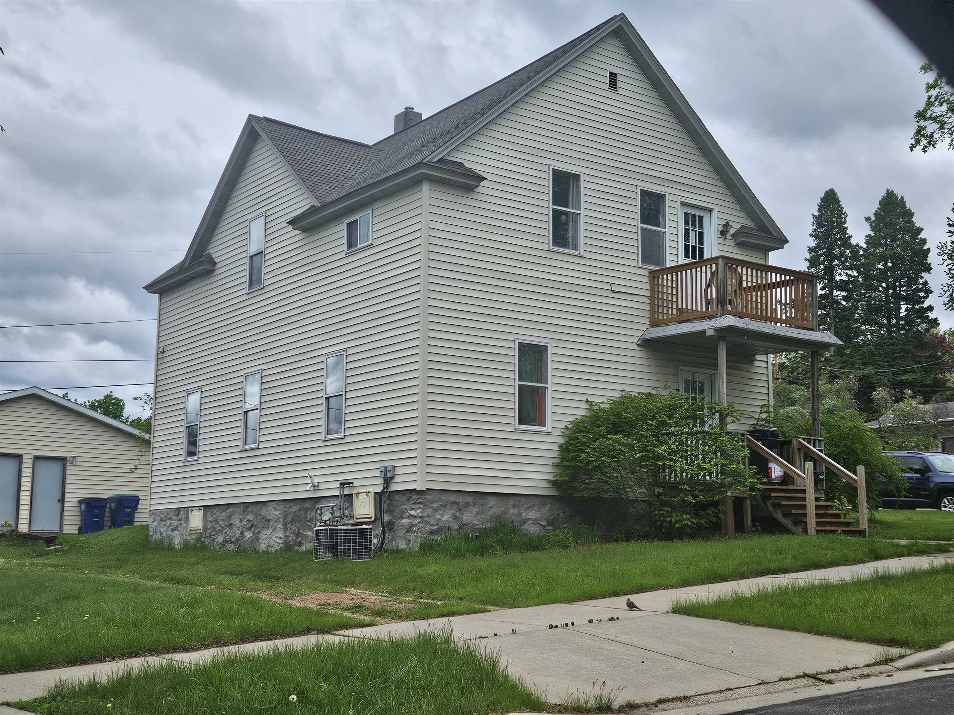 830 CHICAGO AVENUE, Wausau, Wisconsin 54403, 2 Bedrooms Bedrooms, ,1 BathroomBathrooms,Multi-family,For Sale,830 CHICAGO AVENUE,22502342