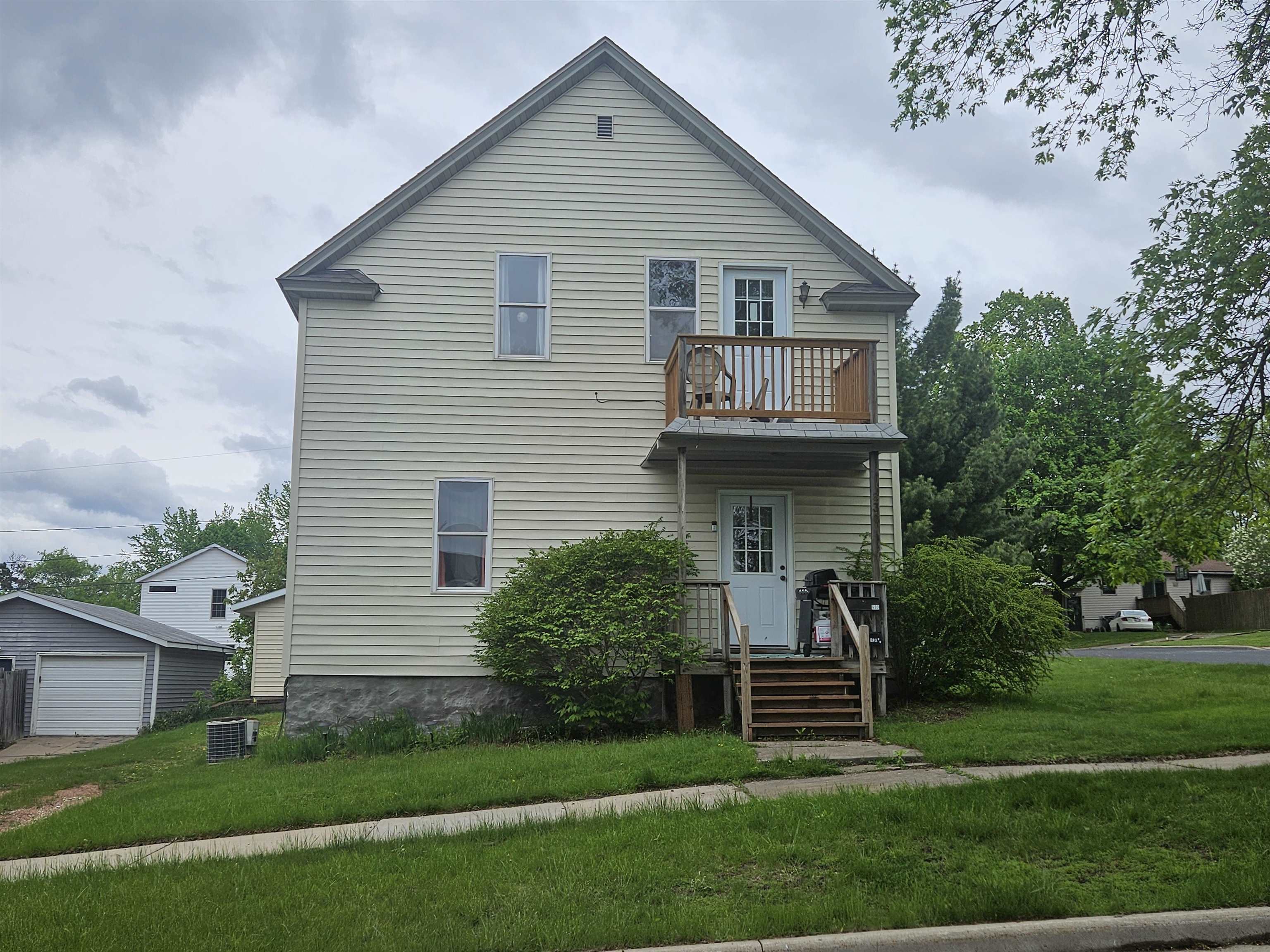 830 CHICAGO AVENUE, Wausau, Wisconsin 54403, 2 Bedrooms Bedrooms, ,1 BathroomBathrooms,Multi-family,For Sale,830 CHICAGO AVENUE,22502342