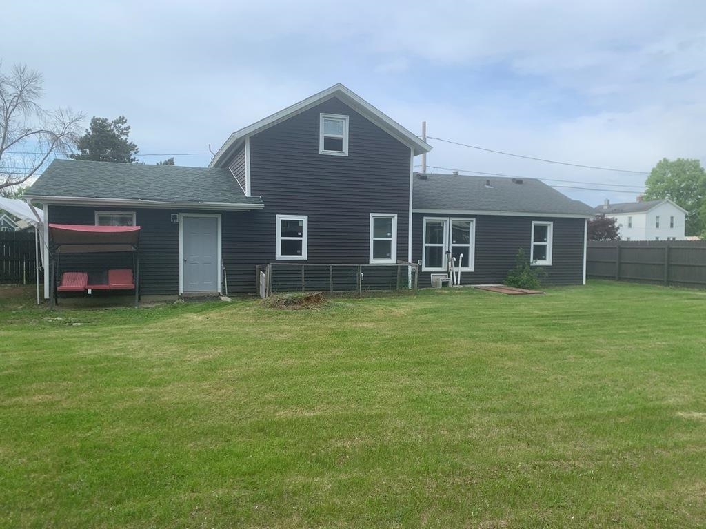 2811 WILLOW DRIVE, Plover, Wisconsin 54467, 2 Bedrooms Bedrooms, ,1 BathroomBathrooms,Residential,For Sale,2811 WILLOW DRIVE,22502349