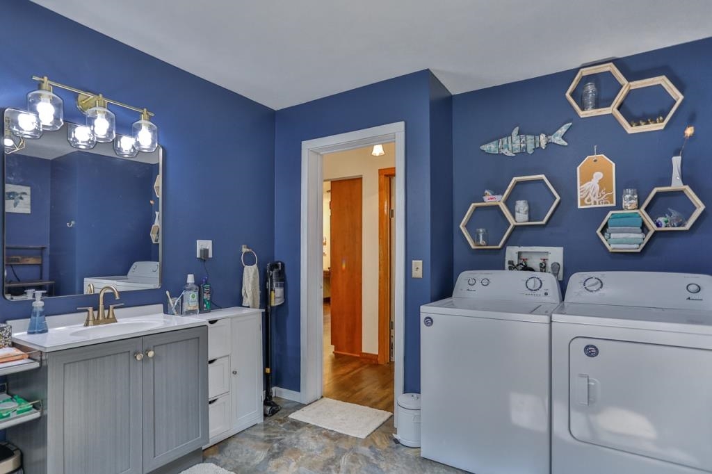109074 STATE HIGHWAY 29, Abbotsford, Wisconsin 54405, 3 Bedrooms Bedrooms, ,2 BathroomsBathrooms,Residential,For Sale,109074 STATE HIGHWAY 29,22502350