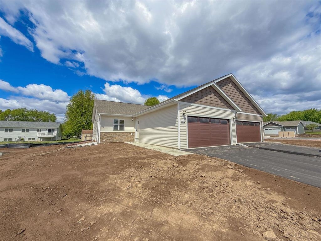 2102 S IRONWOOD AVENUE, Marshfield, Wisconsin 54449, 1 Bedroom Bedrooms, ,1 BathroomBathrooms,Residential,For Sale,2102 S IRONWOOD AVENUE,22502351