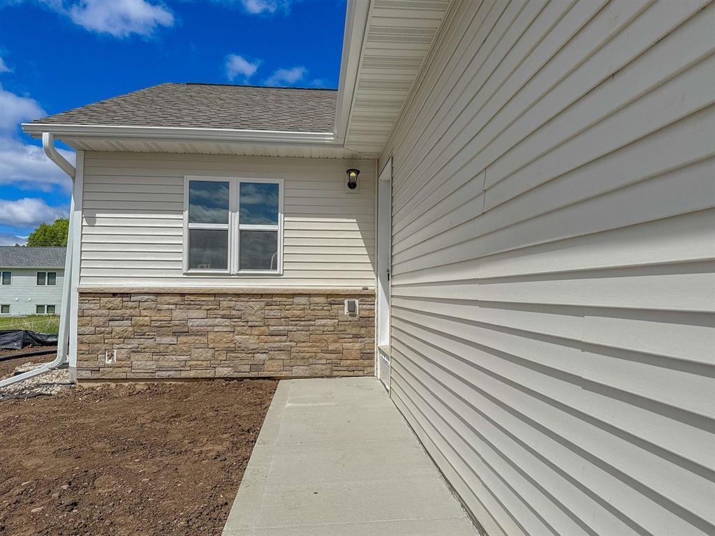2102 S IRONWOOD AVENUE, Marshfield, Wisconsin 54449, 1 Bedroom Bedrooms, ,1 BathroomBathrooms,Residential,For Sale,2102 S IRONWOOD AVENUE,22502351