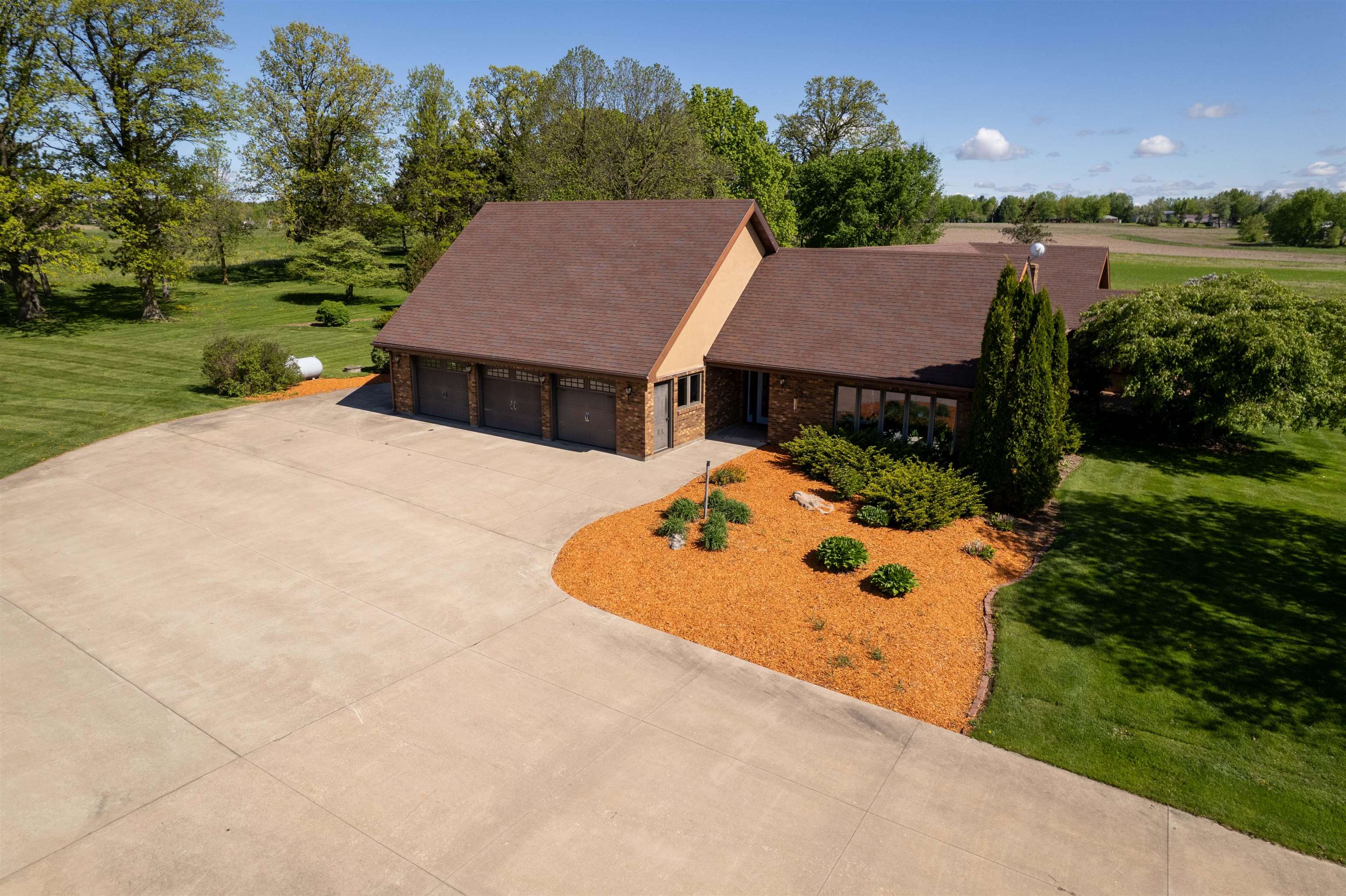 202602 COUNTY ROAD T, Marshfield, Wisconsin 54449, 3 Bedrooms Bedrooms, ,3 BathroomsBathrooms,Residential,For Sale,202602 COUNTY ROAD T,22502358
