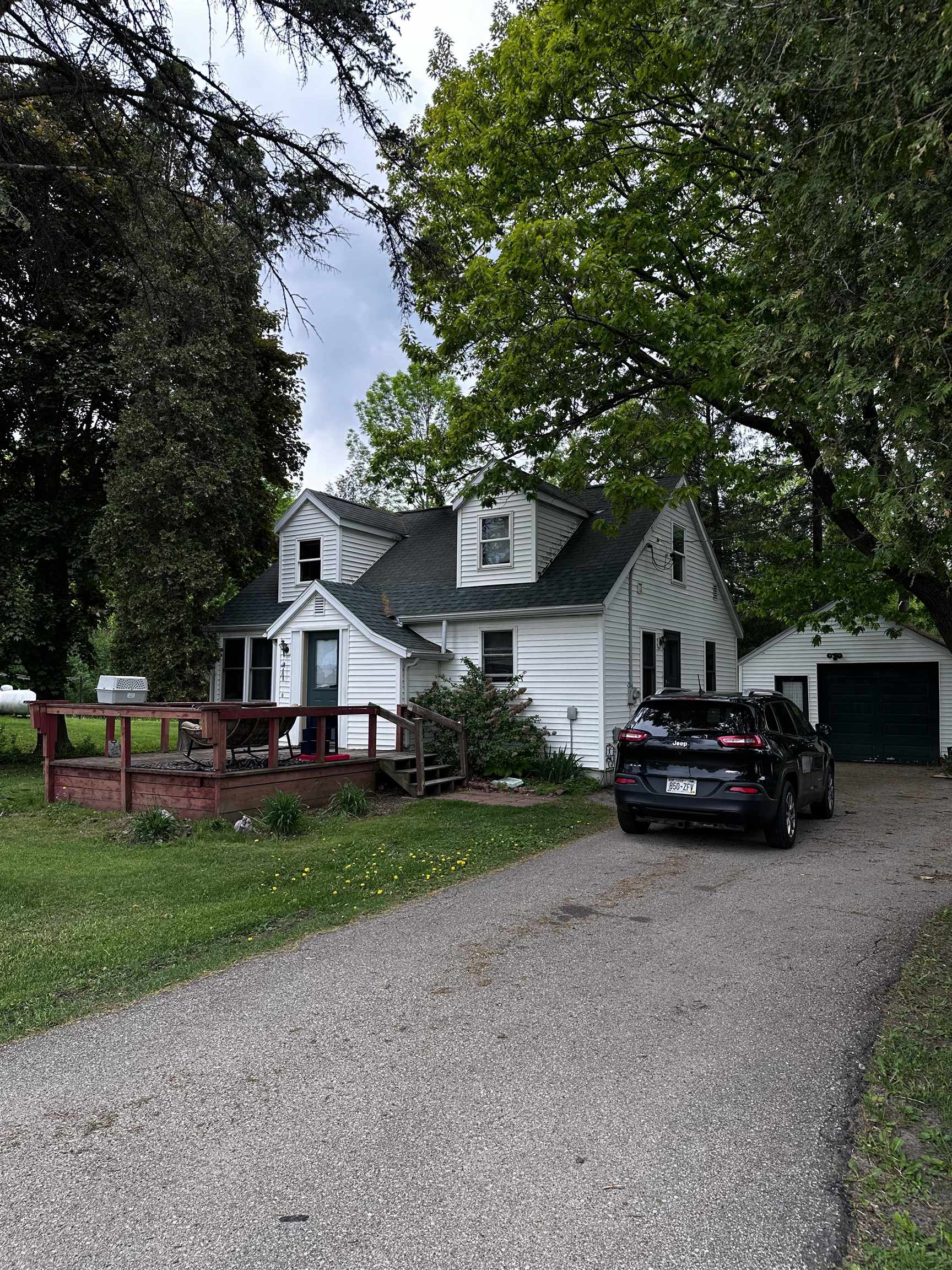 111 W Railroad Street