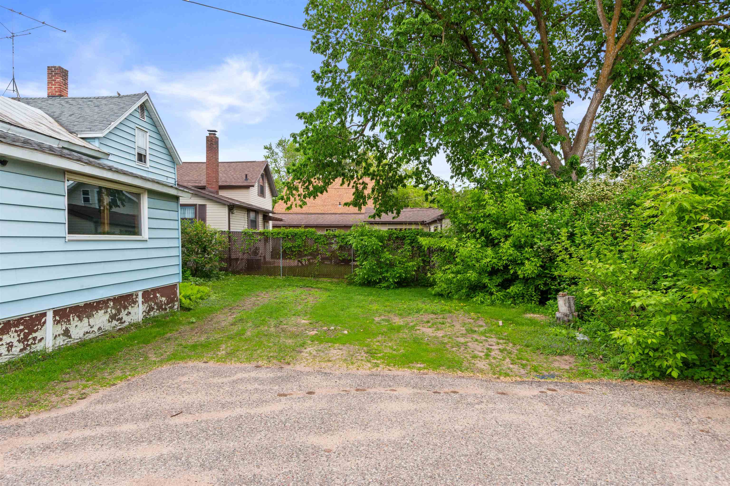 1016 PORTAGE STREET, Stevens Point, Wisconsin 54481, 5 Bedrooms Bedrooms, 9 Rooms Rooms,2 BathroomsBathrooms,Multi-family,For Sale,1016 PORTAGE STREET,22502375