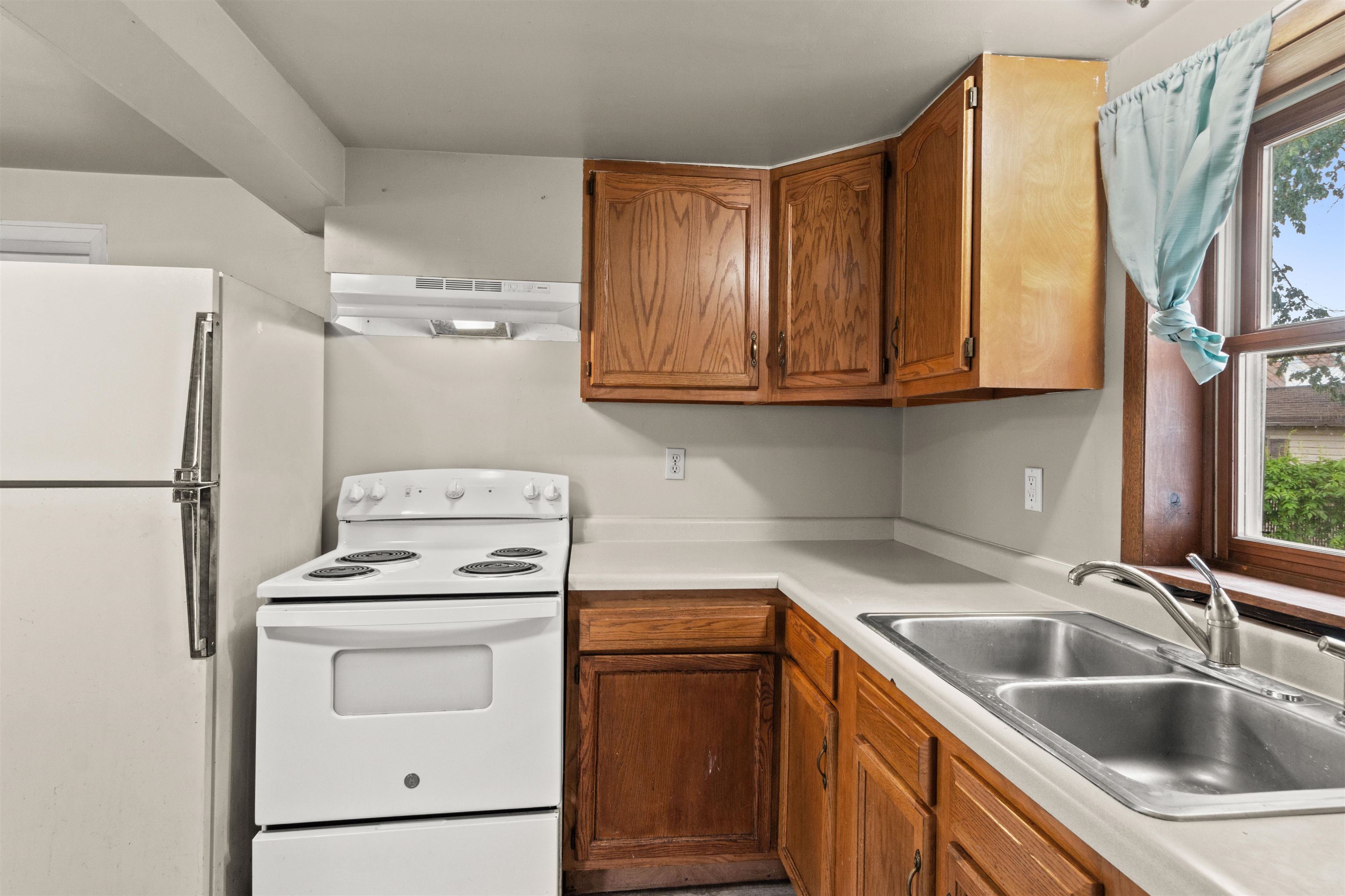 1016 PORTAGE STREET, Stevens Point, Wisconsin 54481, 5 Bedrooms Bedrooms, 9 Rooms Rooms,2 BathroomsBathrooms,Multi-family,For Sale,1016 PORTAGE STREET,22502375
