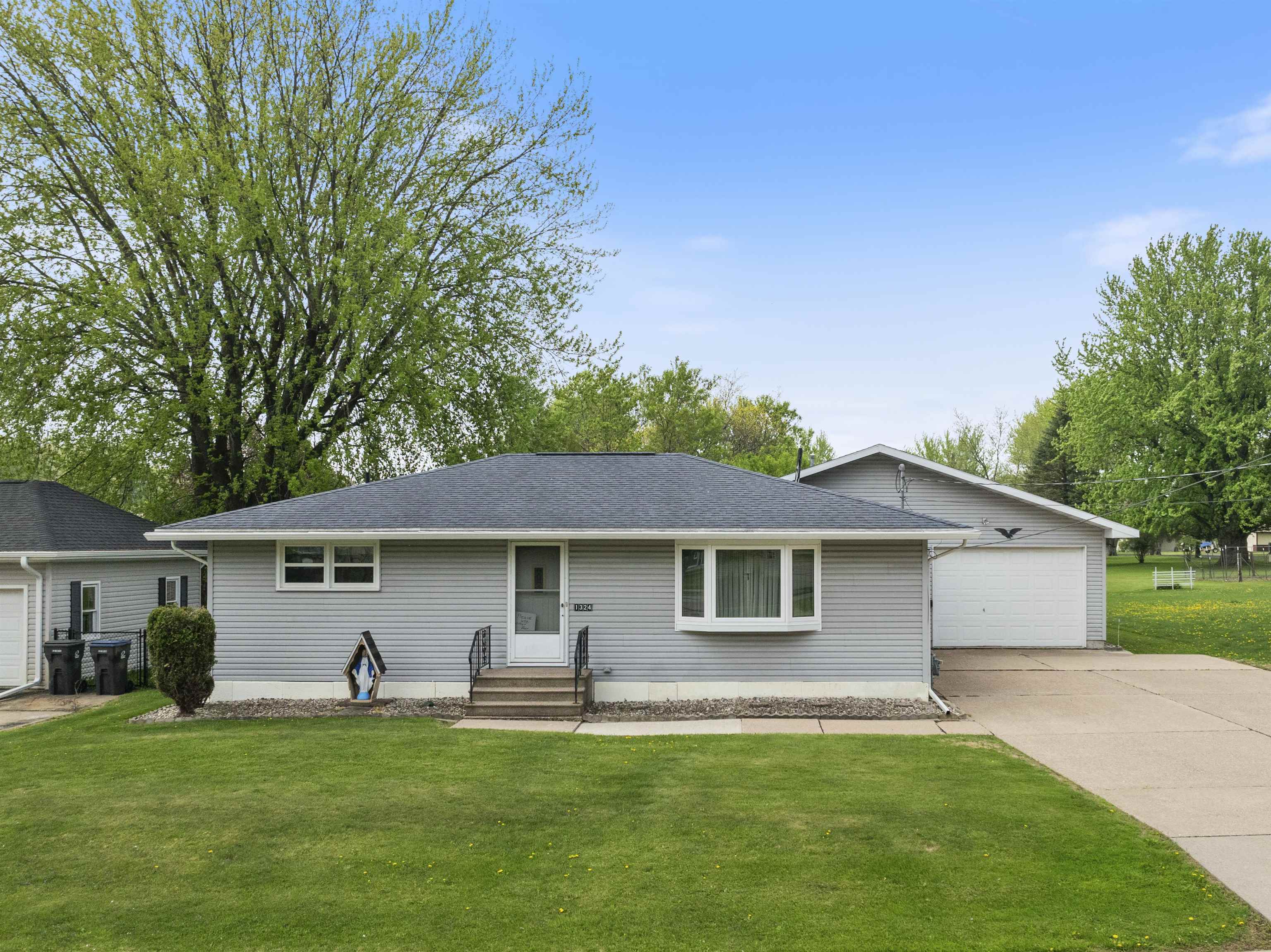 1324 E 8TH STREET, Marshfield, Wisconsin 54449, 3 Bedrooms Bedrooms, ,1 BathroomBathrooms,Residential,For Sale,1324 E 8TH STREET,22502380
